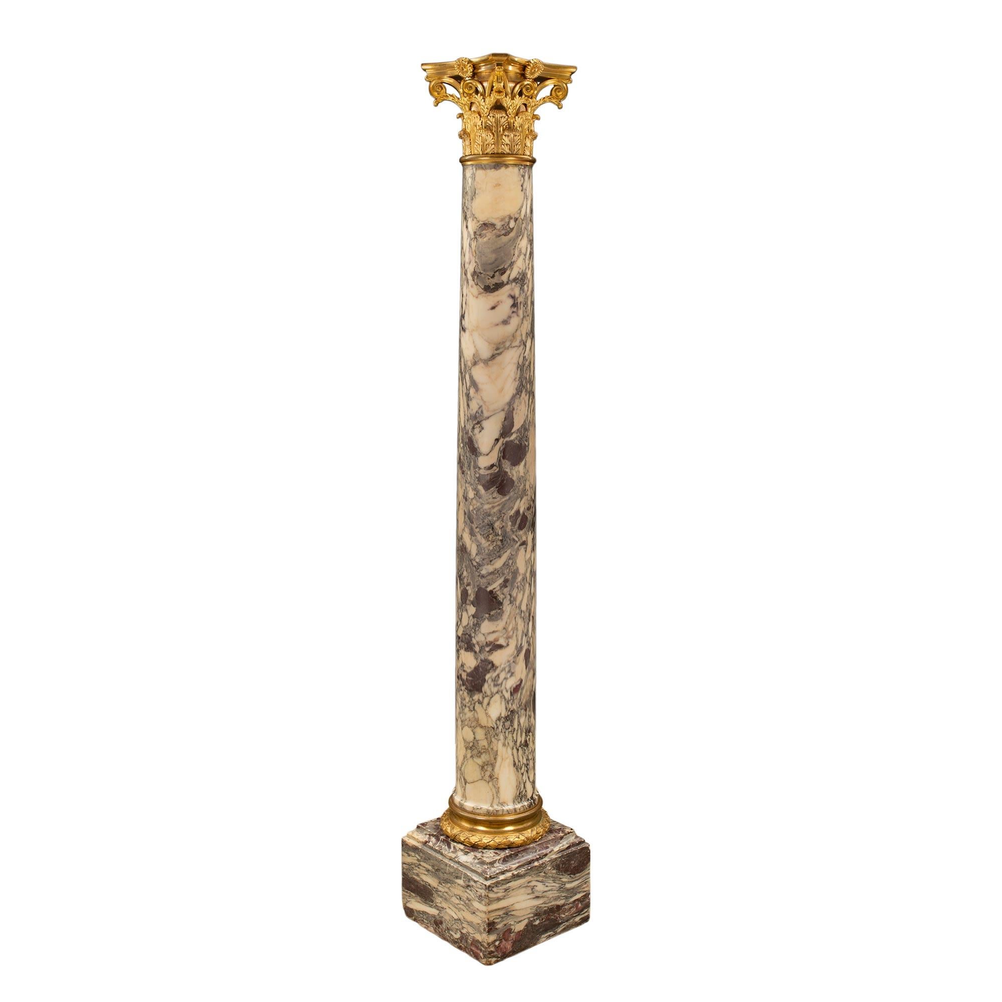 Französische Säulen aus Fleur De Pêcher-Marmor und Goldbronze aus dem 19. Jahrhundert, signiert Sormani im Zustand „Gut“ im Angebot in West Palm Beach, FL