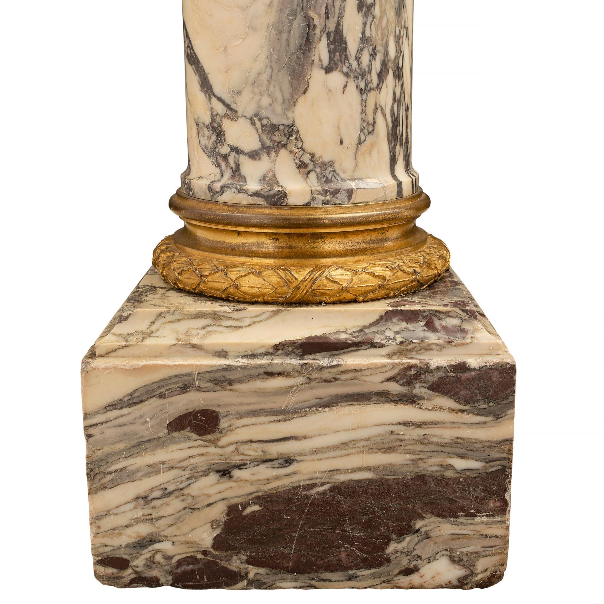 Colonnes françaises du XIXe siècle en marbre Fleur De Pêcher et bronze doré, signées Sormani en vente 2
