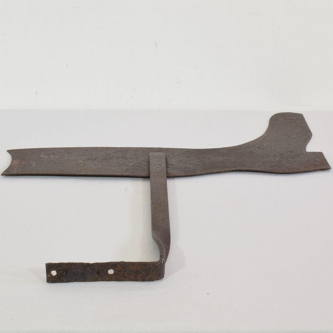 Insegna commerciale del negozio di calzolai in ferro del XIX secolo, francese e folkloristica in vendita 7