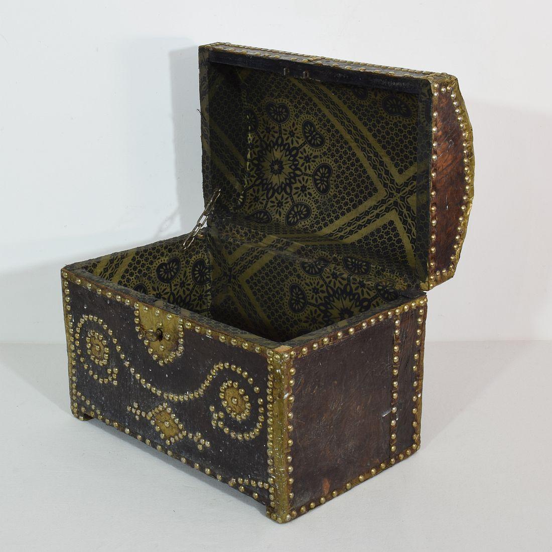 French 19th Century Folk Art Leather Box For Sale 6