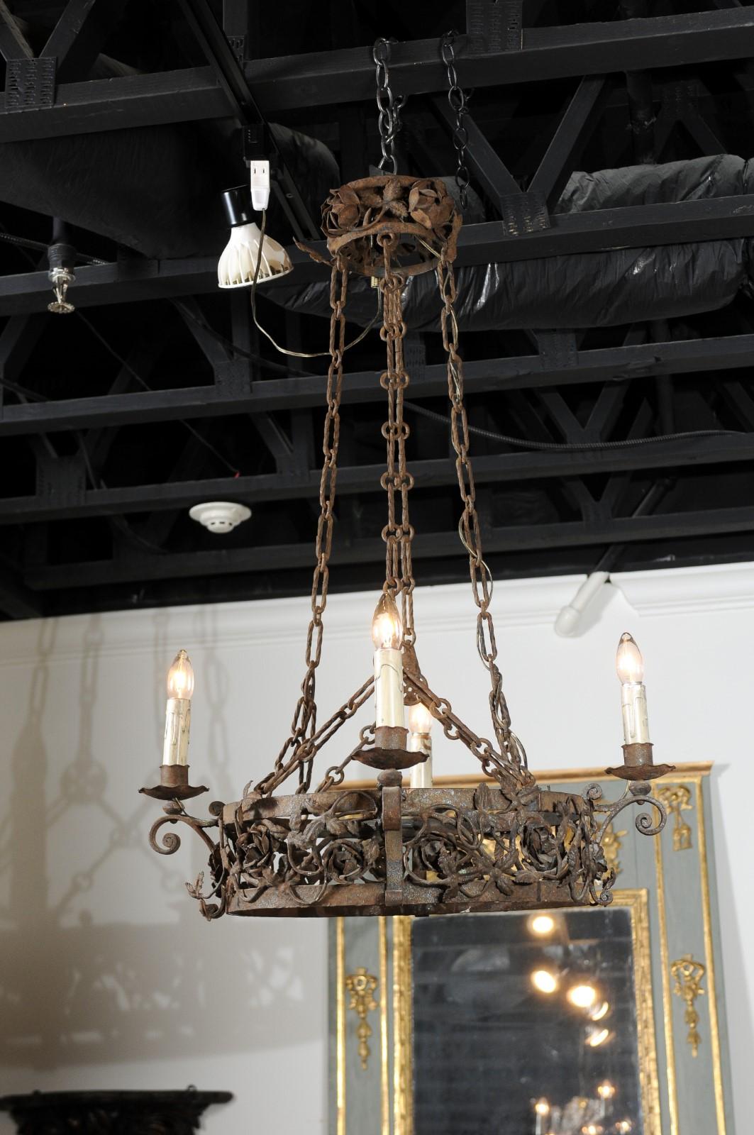 French 19th Century Four-Light Iron Ring Chandelier with Flowers and Vines For Sale 3