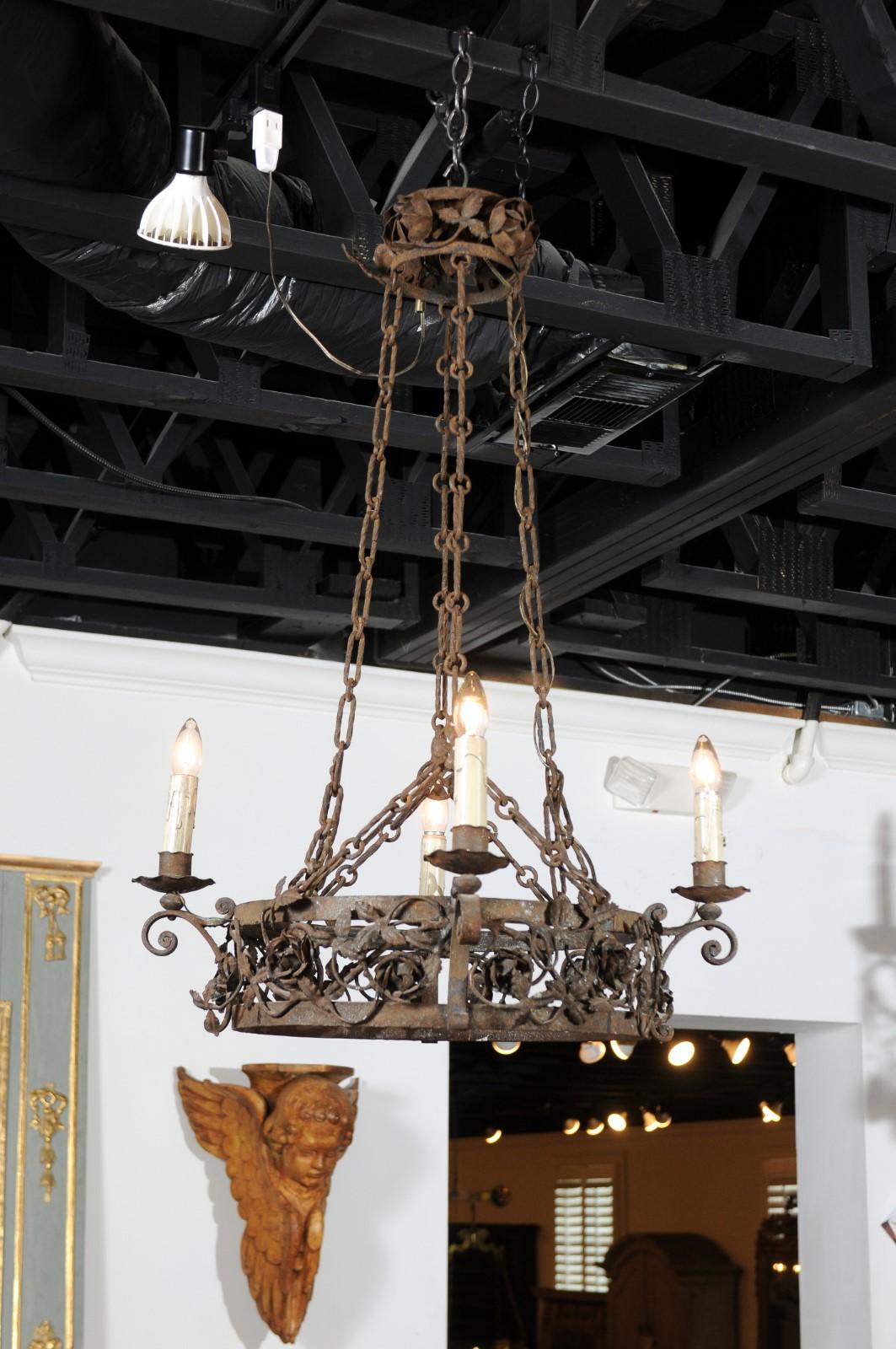 French 19th Century Four-Light Iron Ring Chandelier with Flowers and Vines For Sale 5