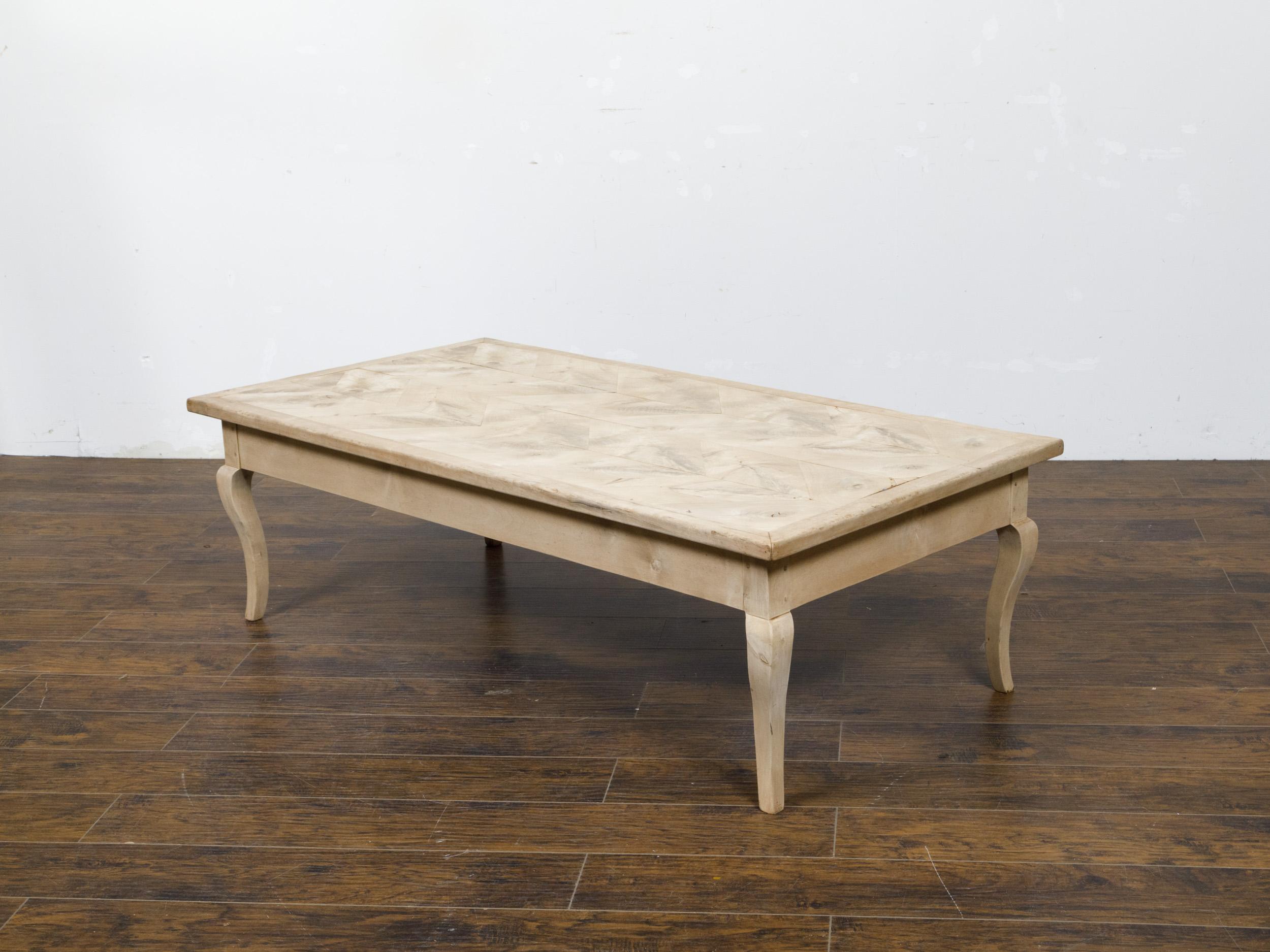 French 19th Century Fruitwood Coffee Table with Butterfly Veneer and Cabrioles For Sale 2