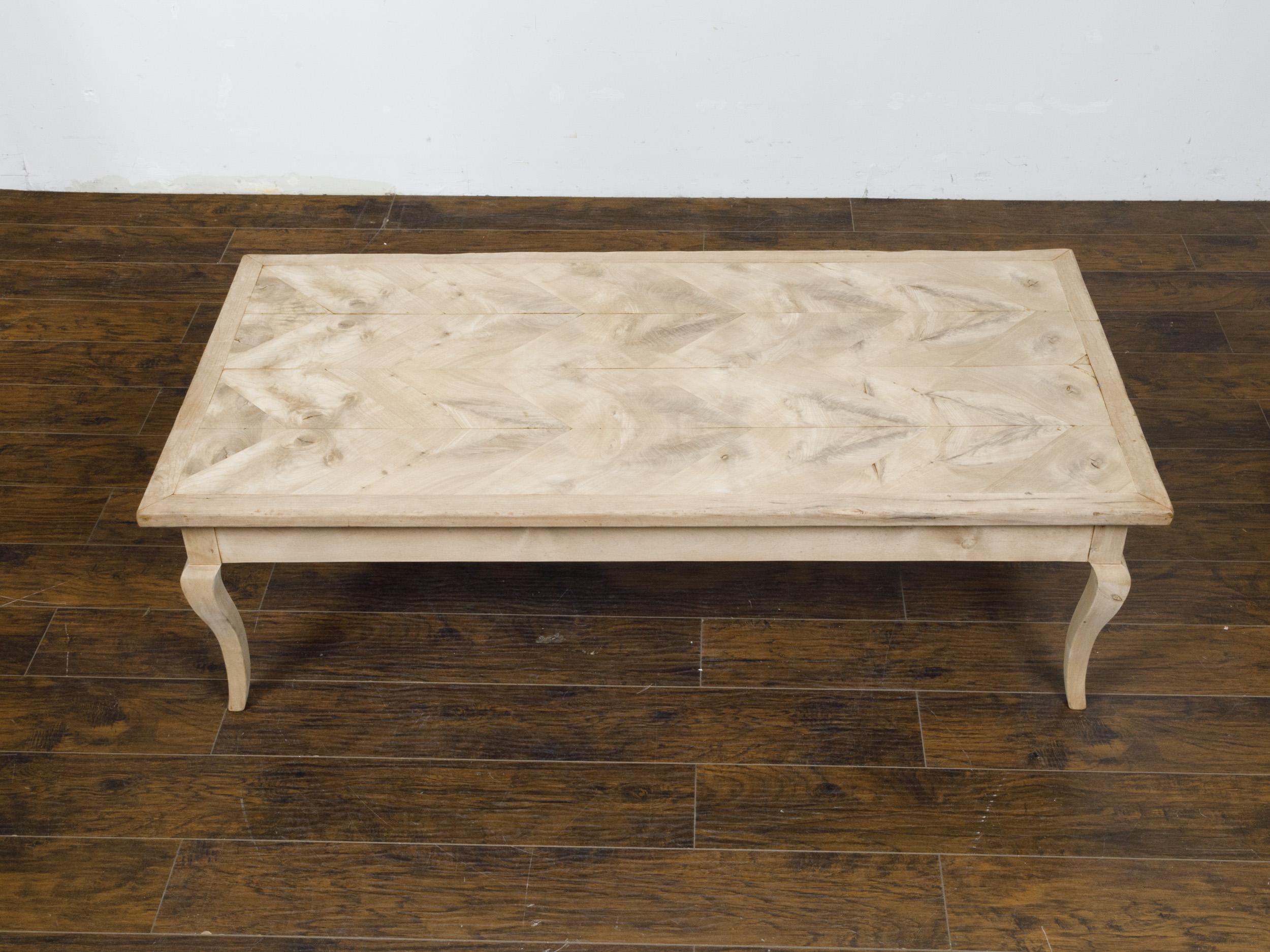 French 19th Century Fruitwood Coffee Table with Butterfly Veneer and Cabrioles For Sale 4