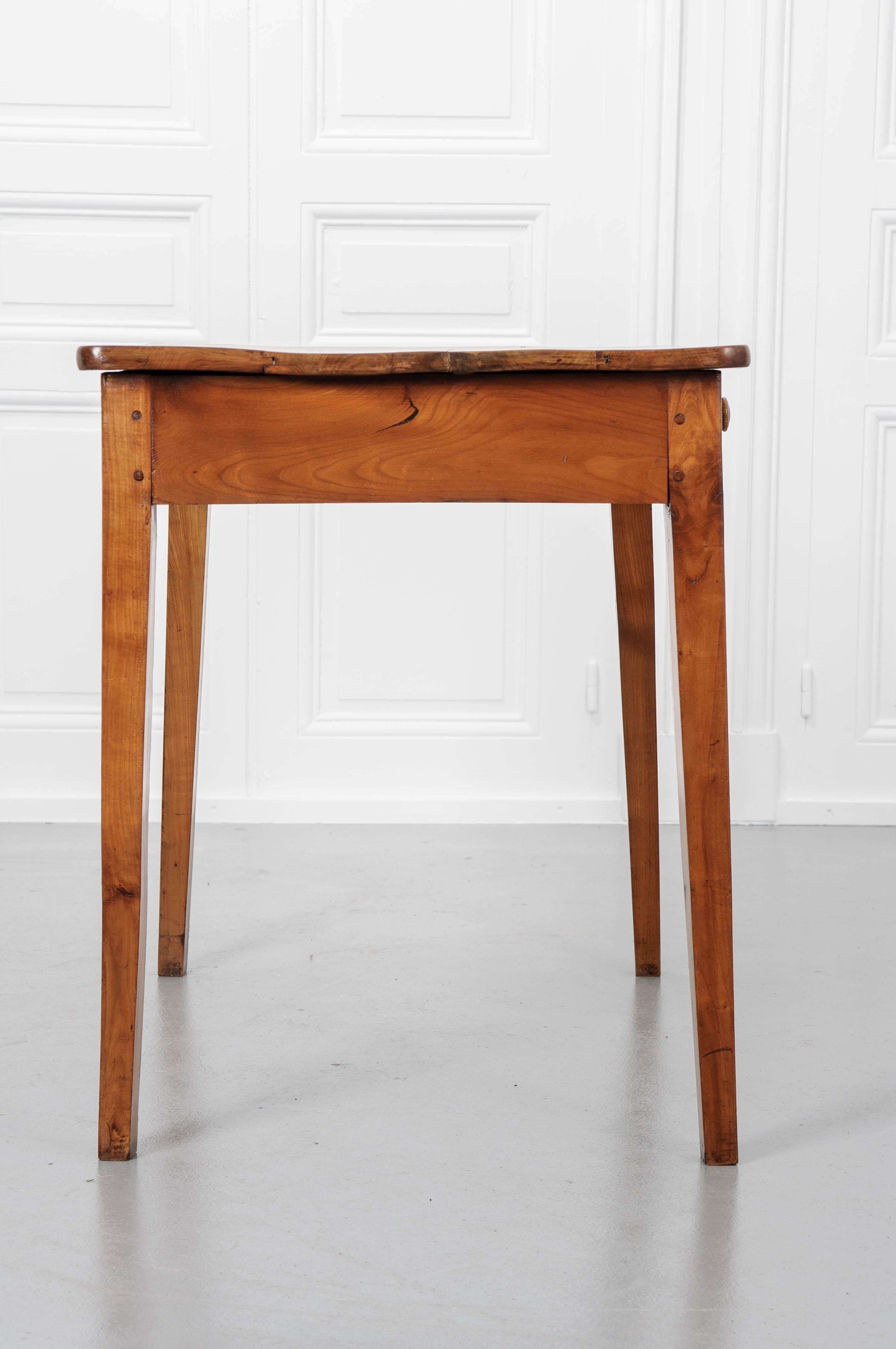 French 19th Century Fruitwood Desk Writing Table In Good Condition In Baton Rouge, LA