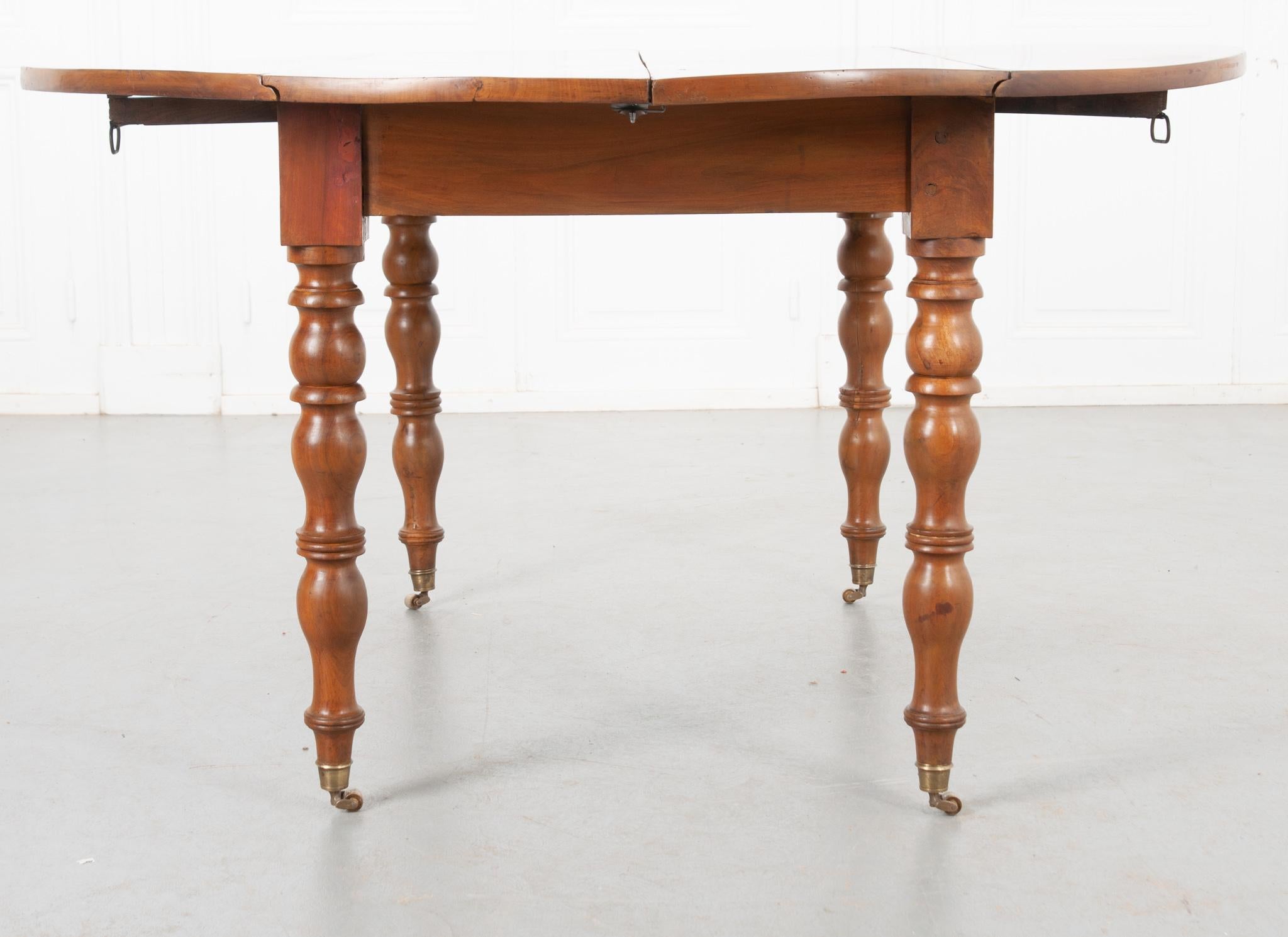 French 19th Century Fruitwood Drop Leaf Table In Good Condition In Baton Rouge, LA