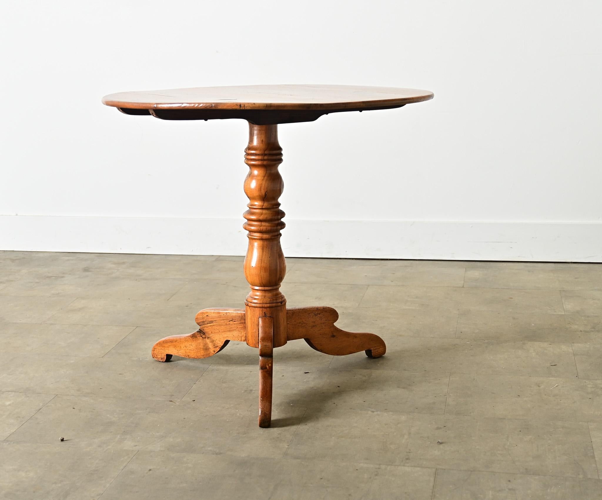 French 19th Century Fruitwood Pedestal Table In Good Condition For Sale In Baton Rouge, LA