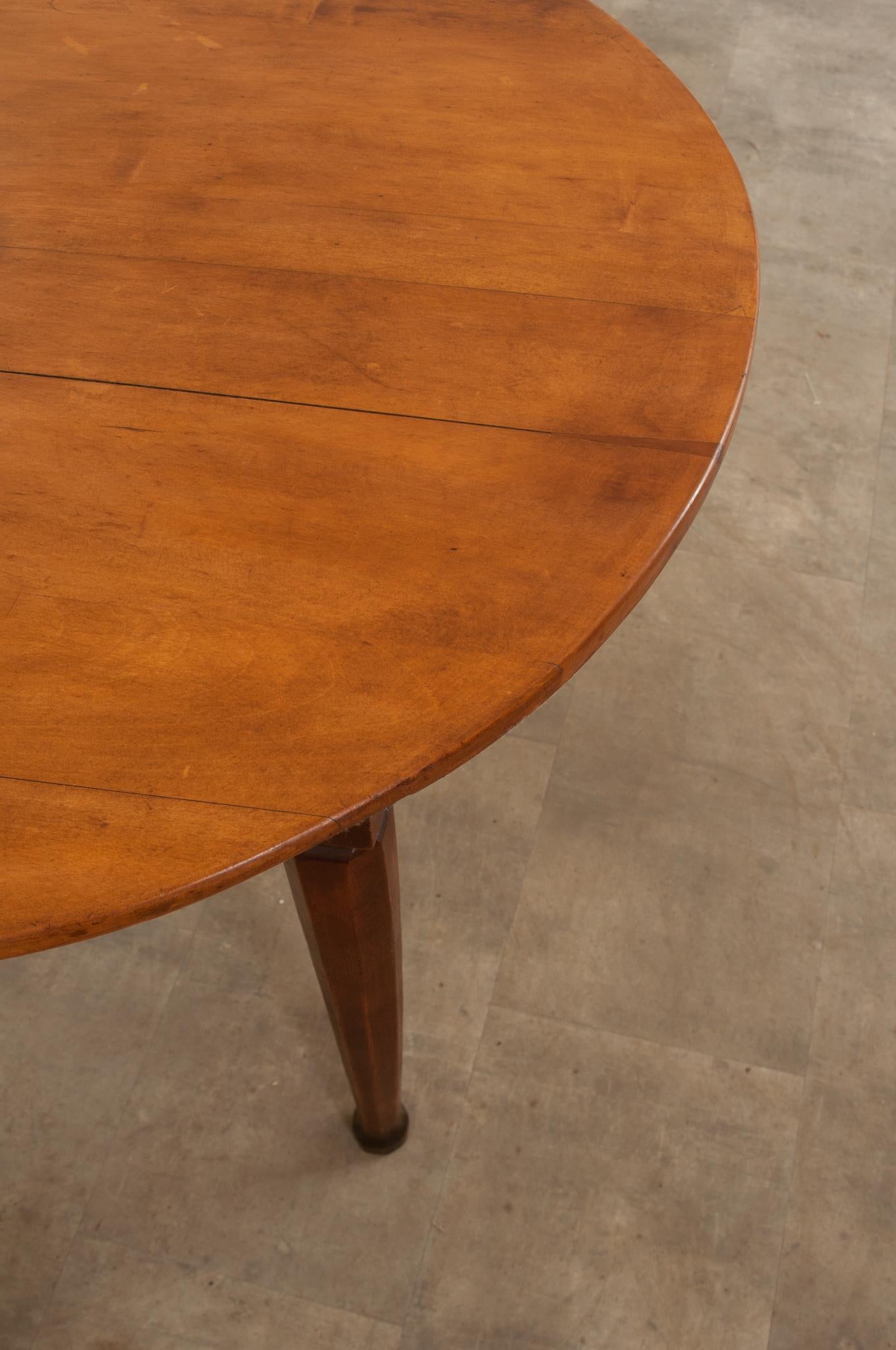 French 19th Century Fruitwood Round Dining Table 1