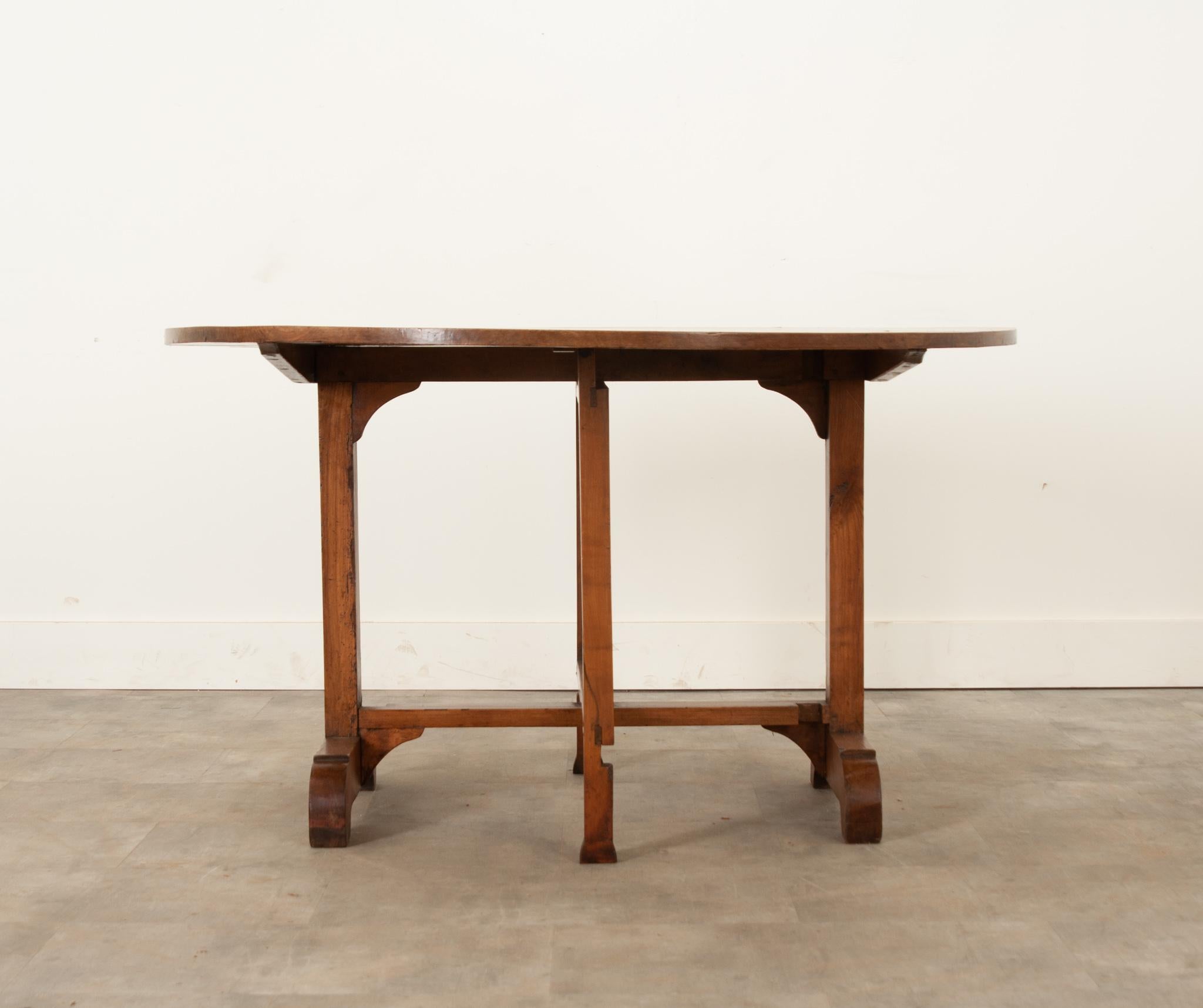 Metal French 19th Century Fruitwood Vendange Table For Sale