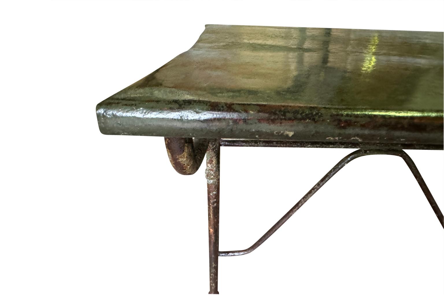 Fer Table de salle à manger de jardin française du 19e siècle en vente