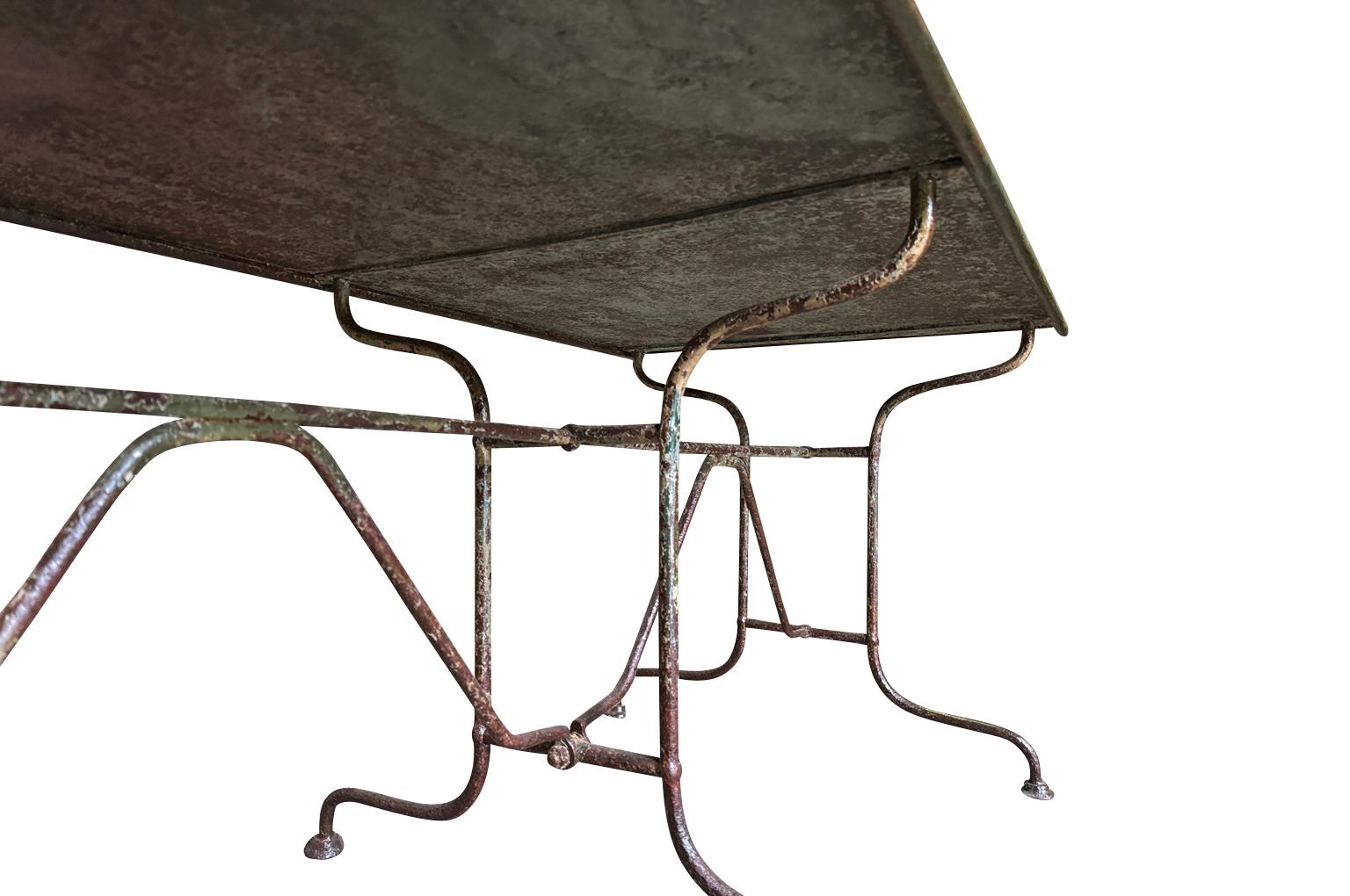Table de salle à manger de jardin française du 19e siècle en vente 2