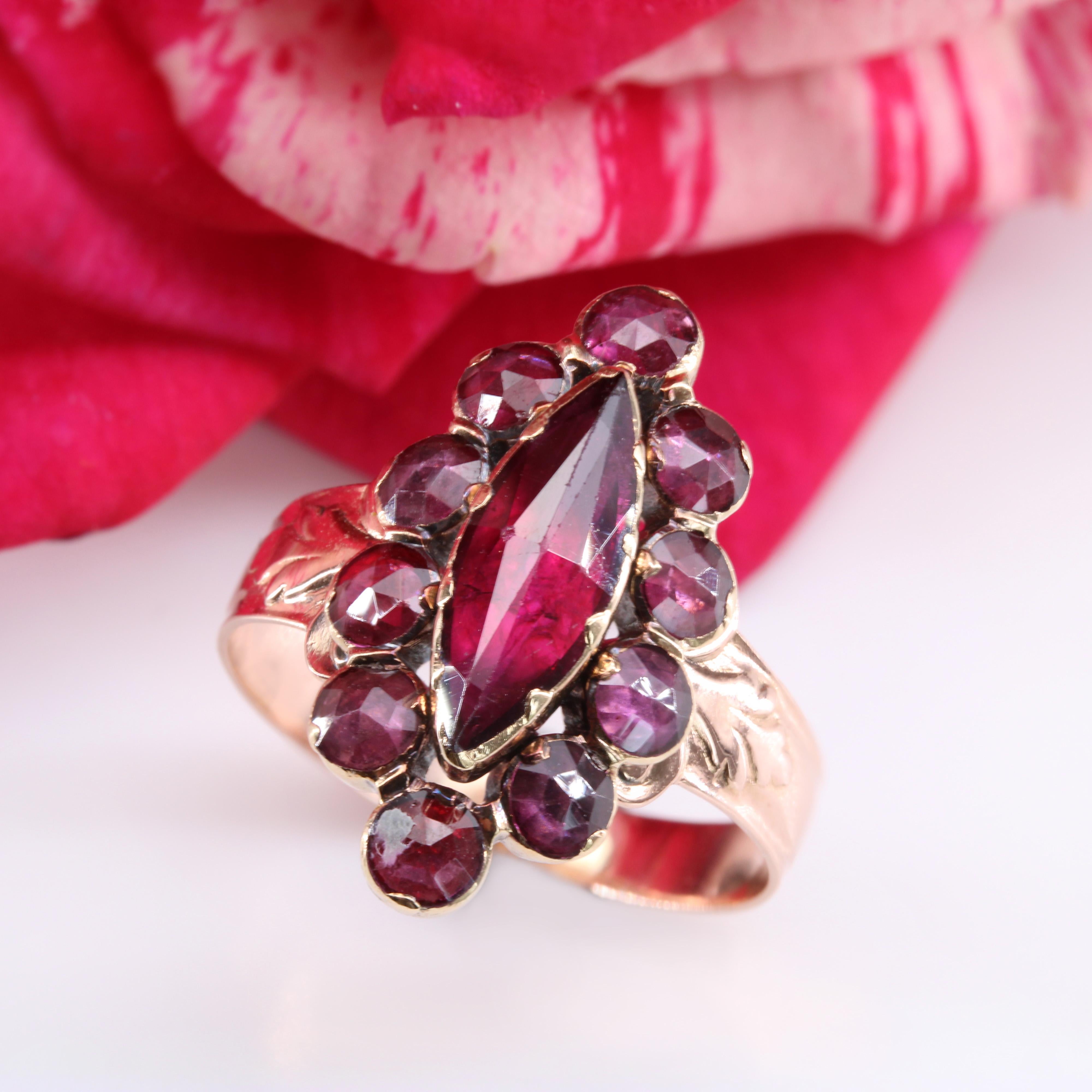 Napoleon III French 19th Century Garnet 18 Karat Rose Gold Marquise Ring For Sale