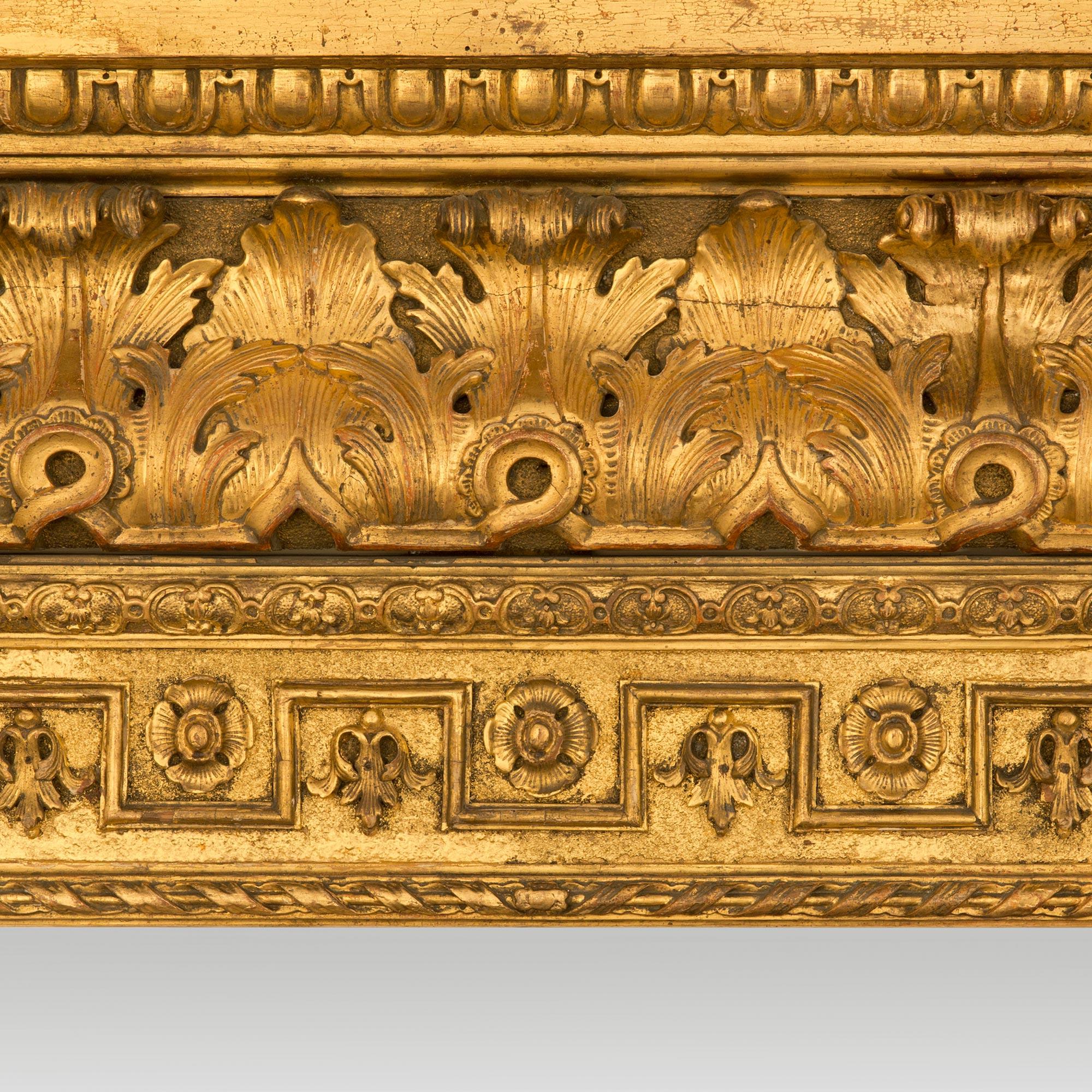 Geschnitzter Spiegel aus vergoldetem Holz, George I., 19. Jahrhundert im Angebot 1
