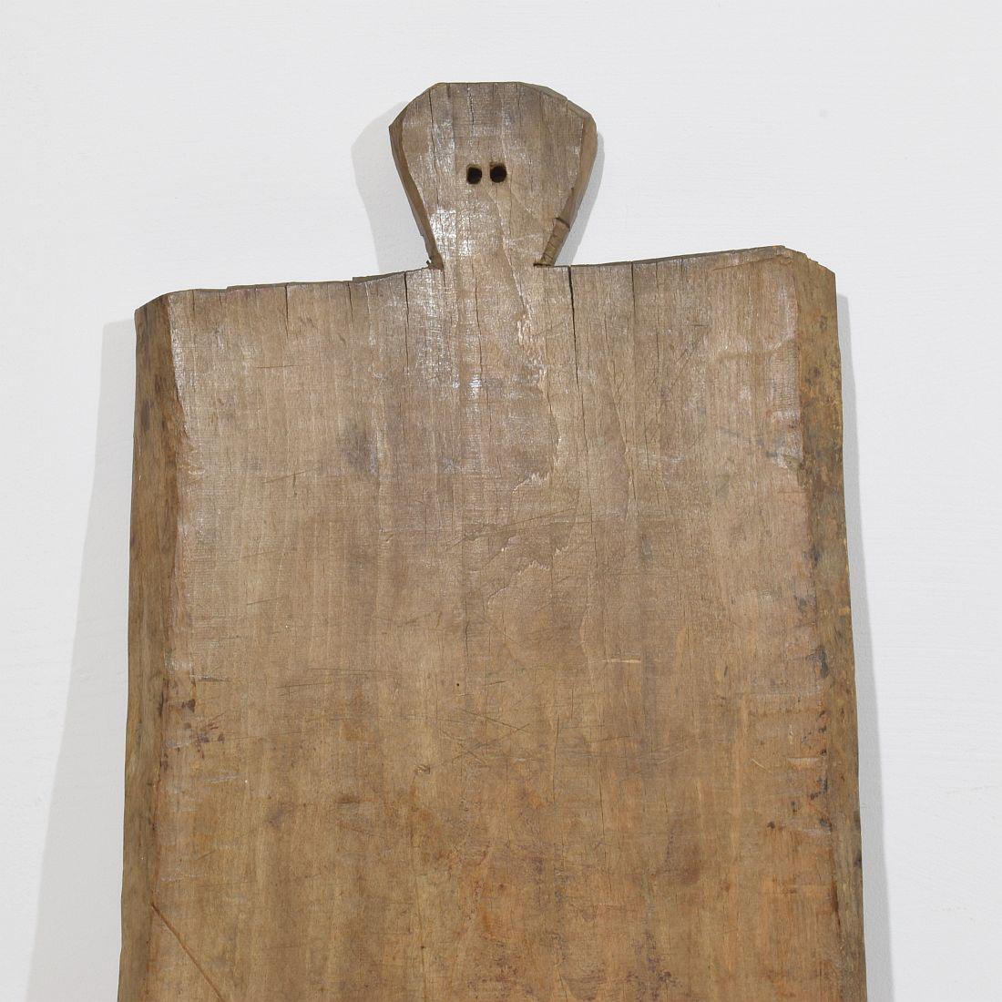 Französisches 19. Jahrhundert, riesiges hölzernes Schneidebrett (Holz) im Angebot