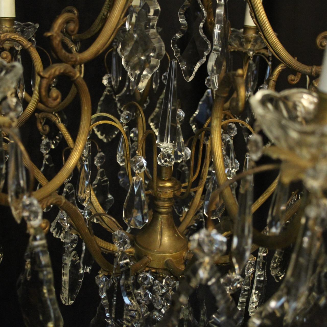 French, 19th Century Gilded and Crystal 9-Light Antique Chandelier For Sale 1