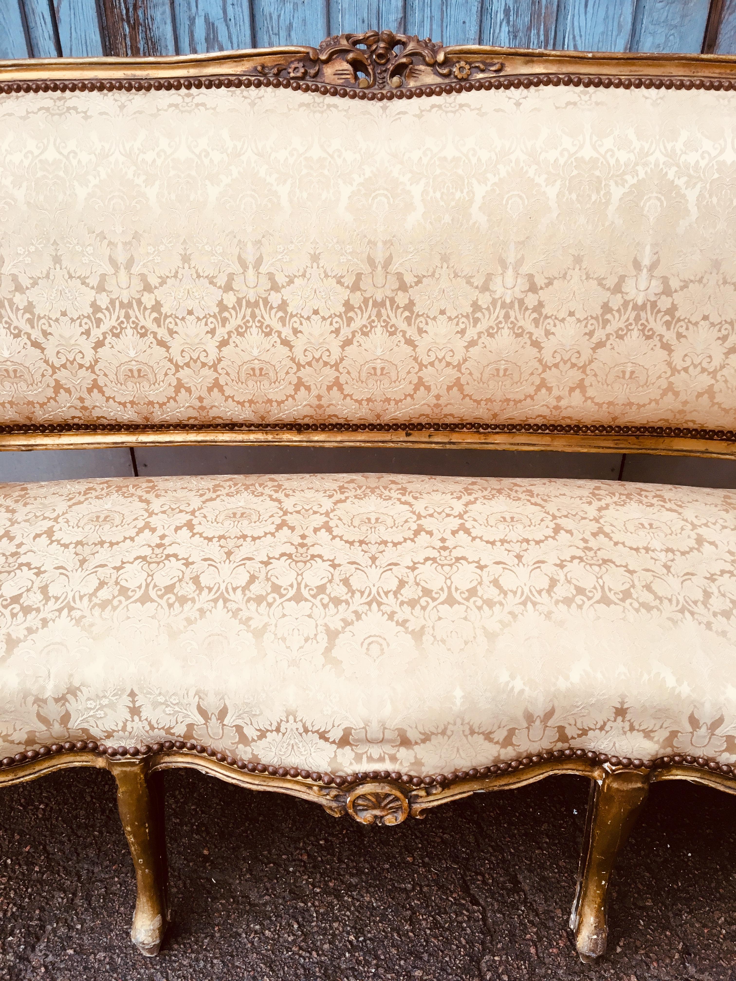 French 19th Century Gilded Napoleon III Sofa Or Settee Bench In Good Condition In Haddonfield, NJ