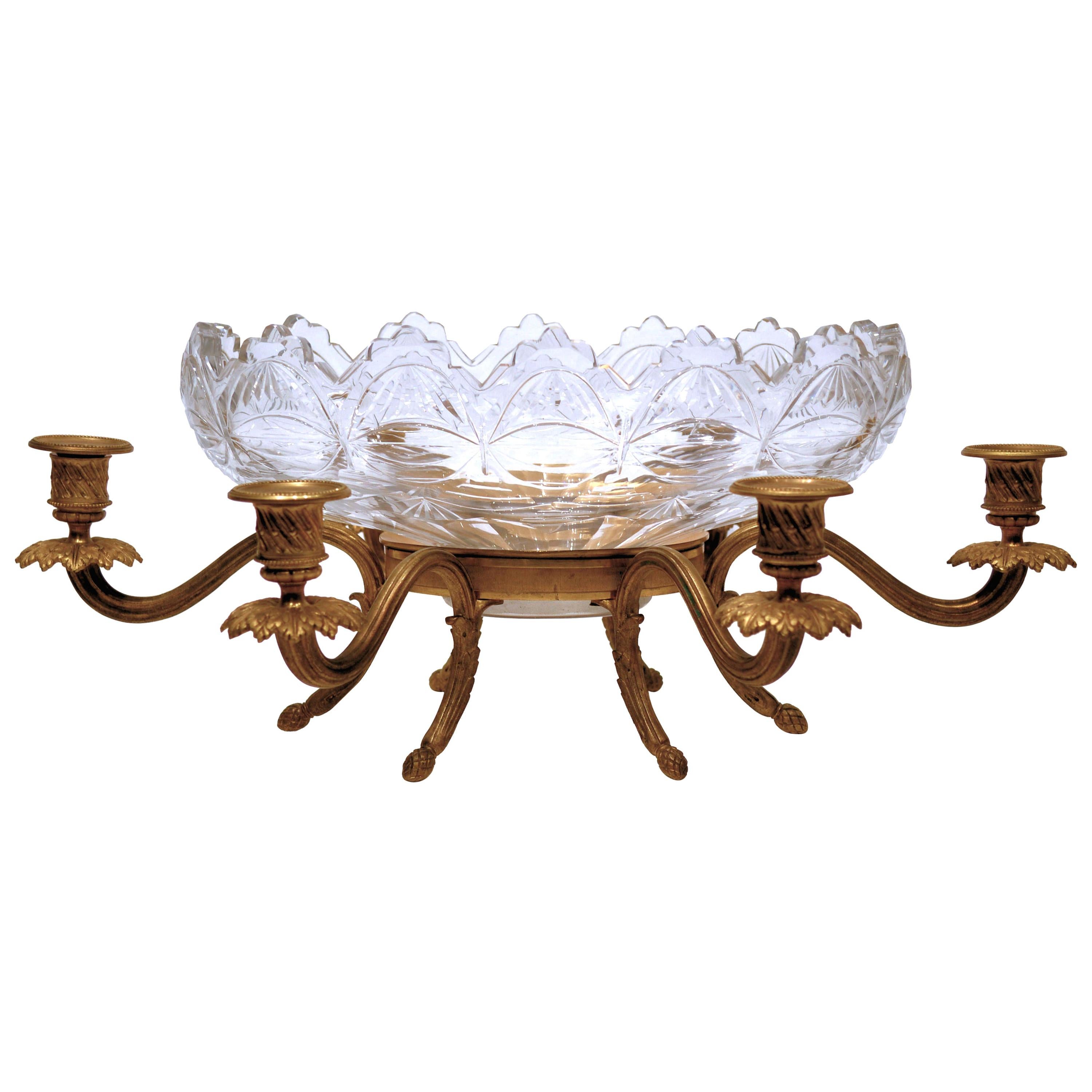 Candélabre de centre de table français du XIXe siècle en bronze doré et verre taillé