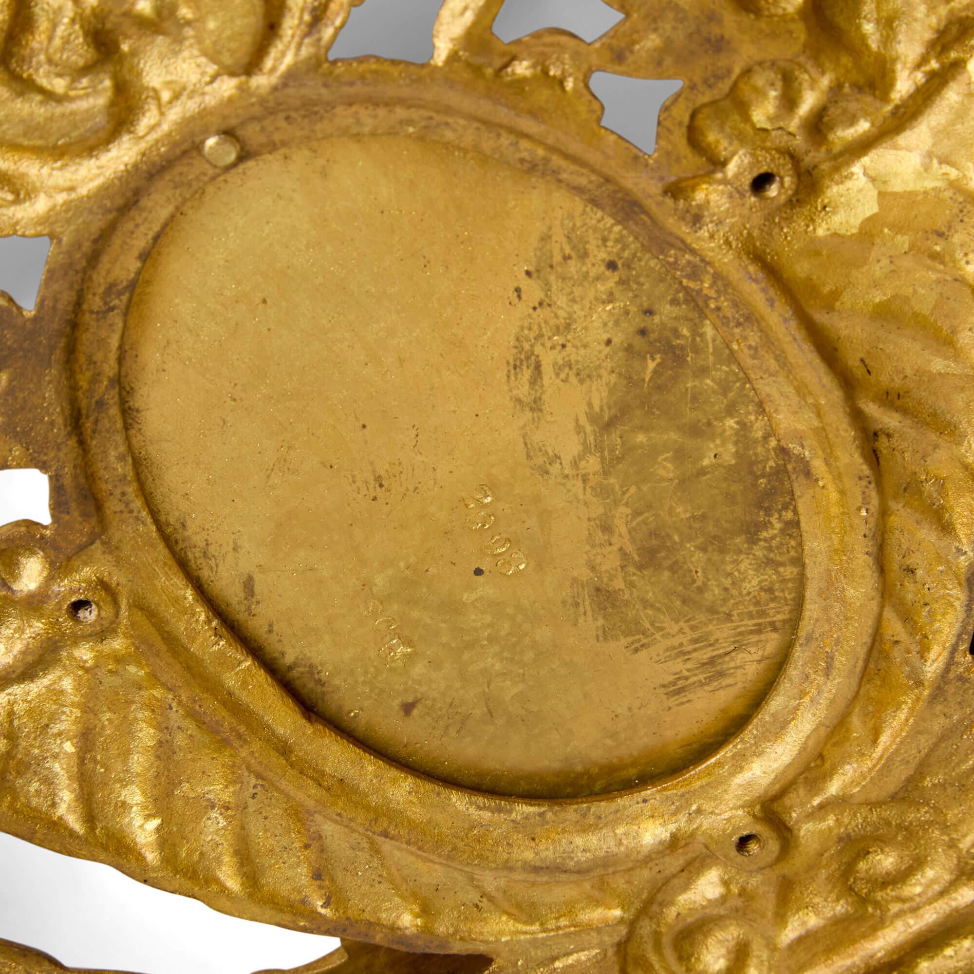 Jardinière de table en bronze doré et jaspe du XIXe siècle en vente 2