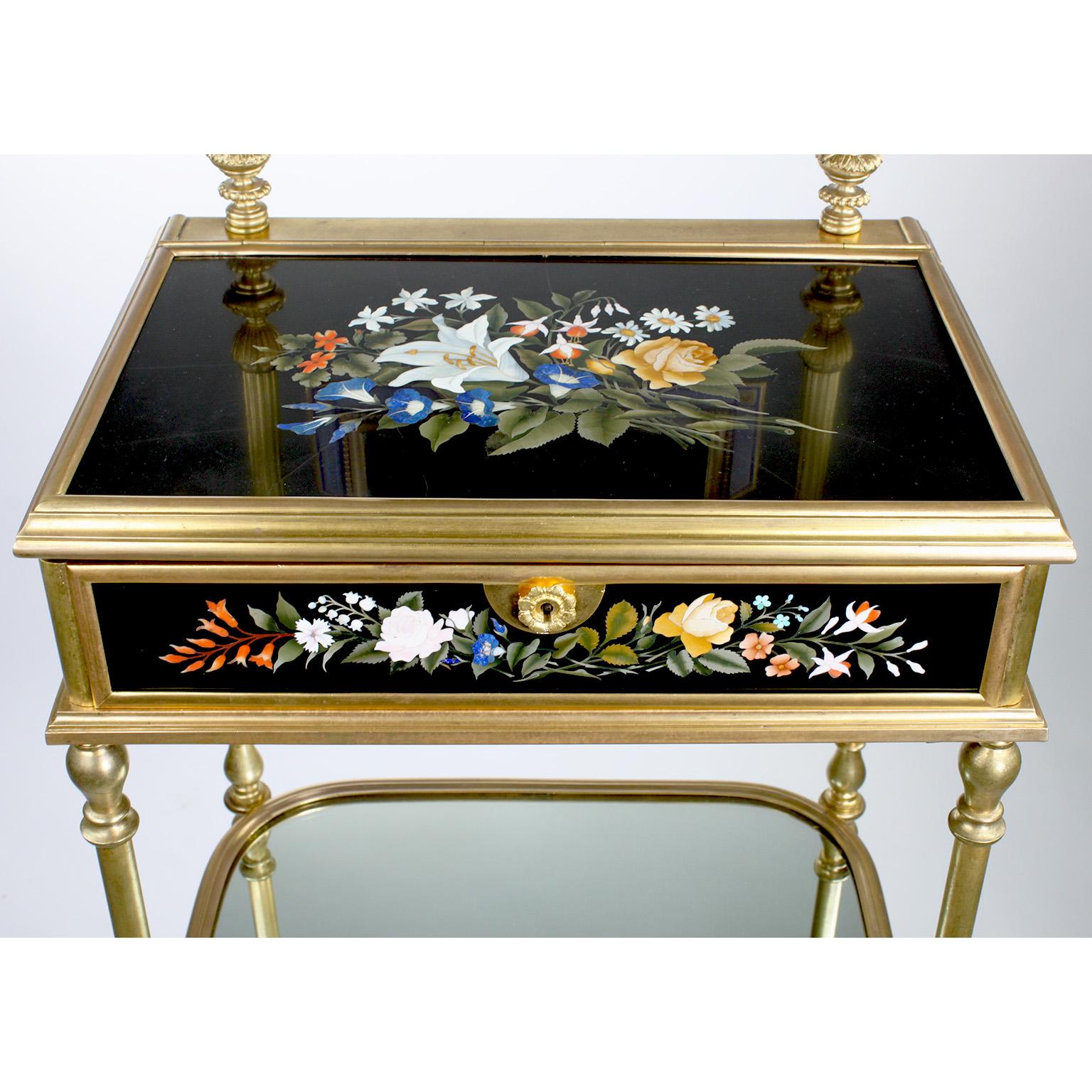 Émaillé Support de coiffeuse français du 19ème siècle en bronze doré et Pietra Dura, attribué à Tahan, Paris en vente