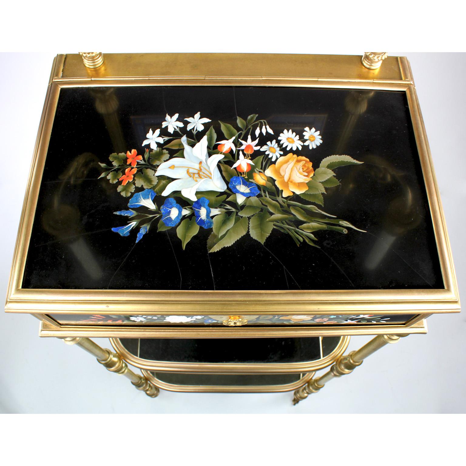 Support de coiffeuse français du 19ème siècle en bronze doré et Pietra Dura, attribué à Tahan, Paris Bon état - En vente à Los Angeles, CA