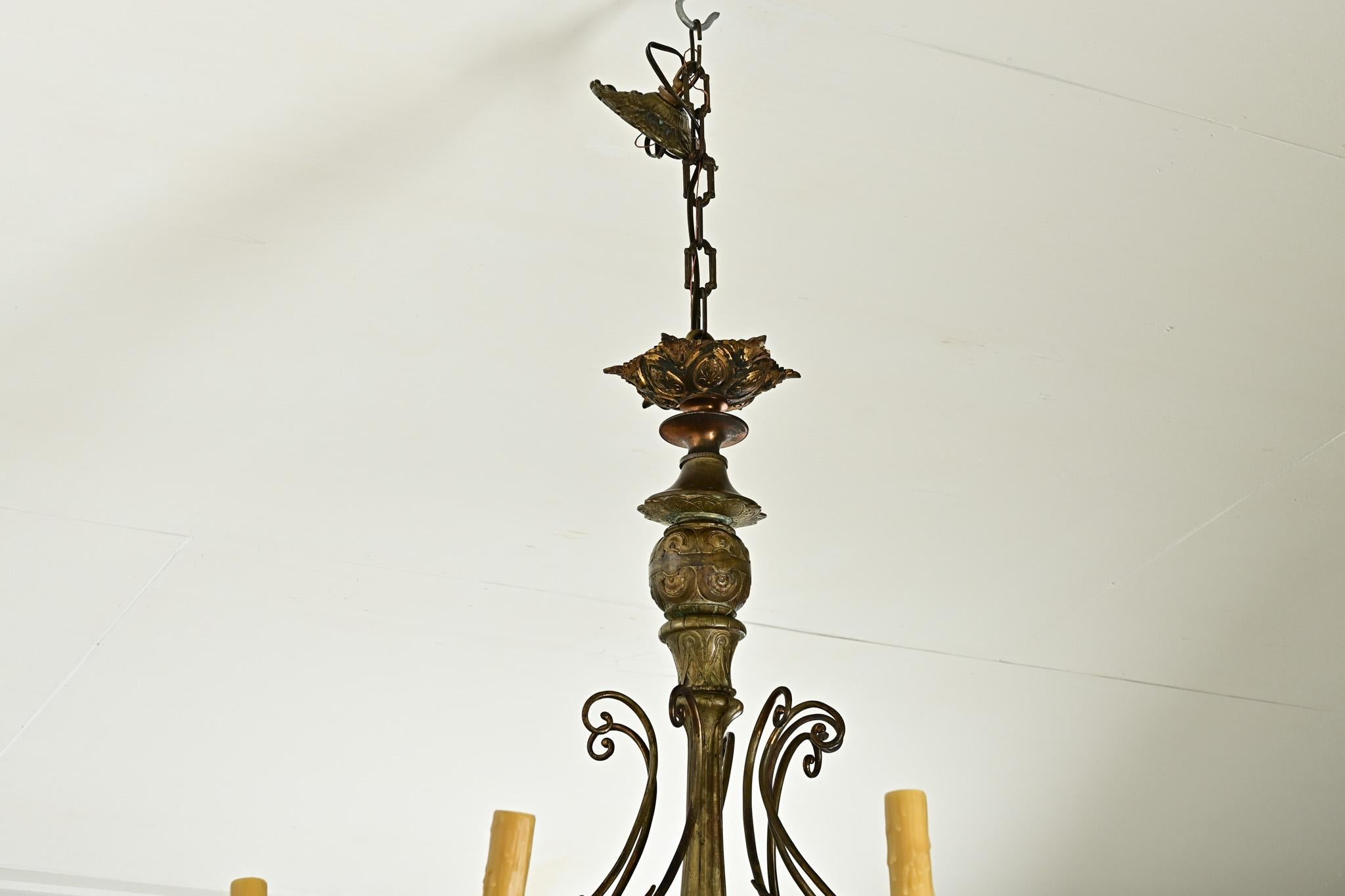 Lampadario francese in bronzo dorato del XIX secolo in vendita 3