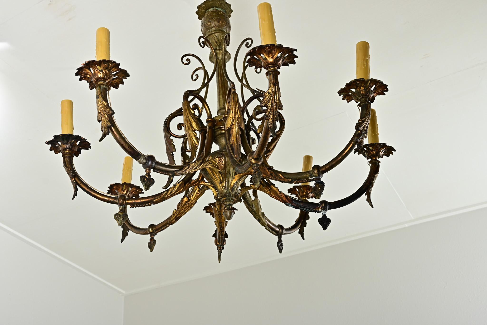 Francese Lampadario francese in bronzo dorato del XIX secolo in vendita