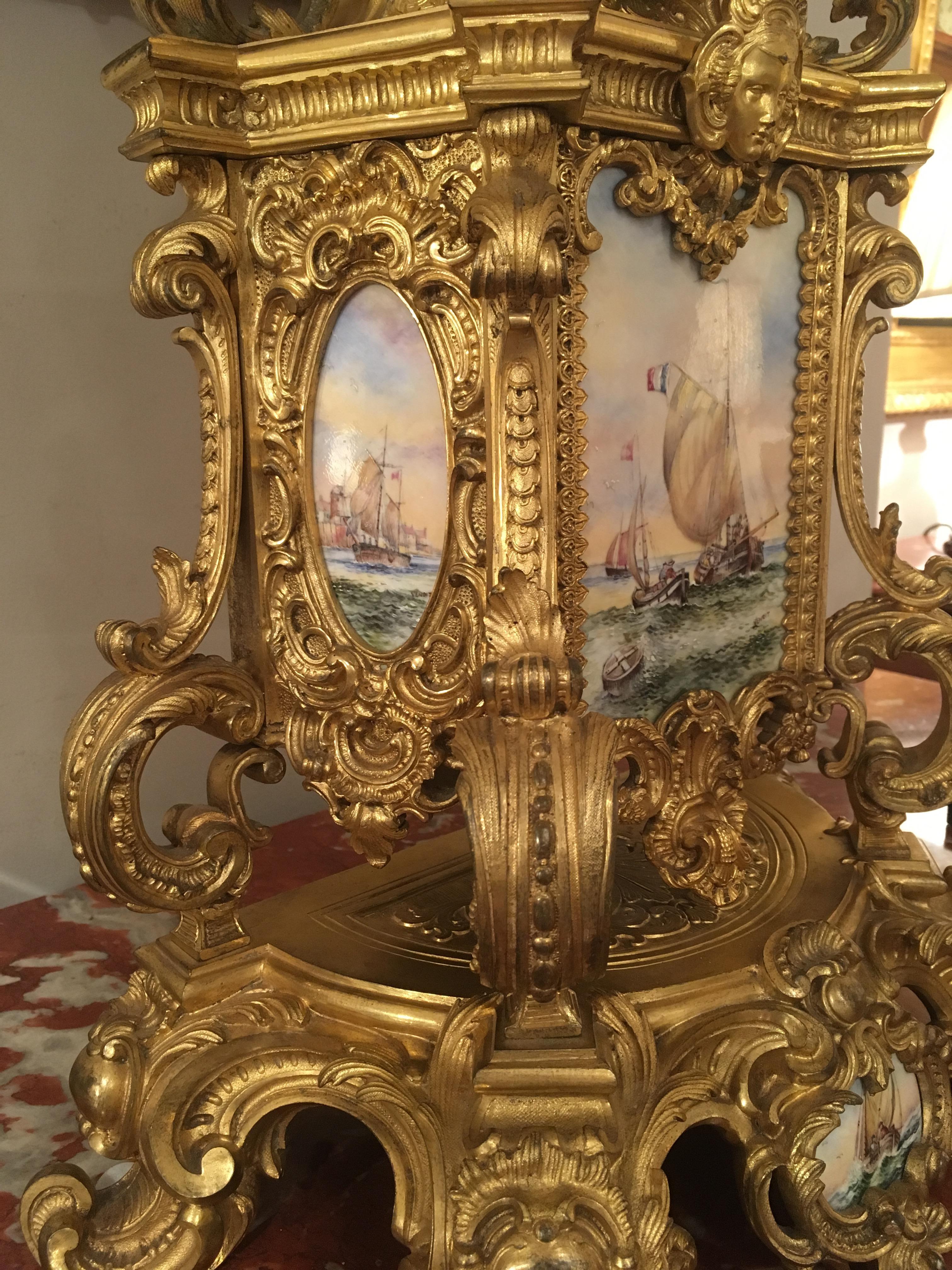 French 19th Century Gilt Bronze Mantle Clock with Nautical Scenes In Excellent Condition In London, GB