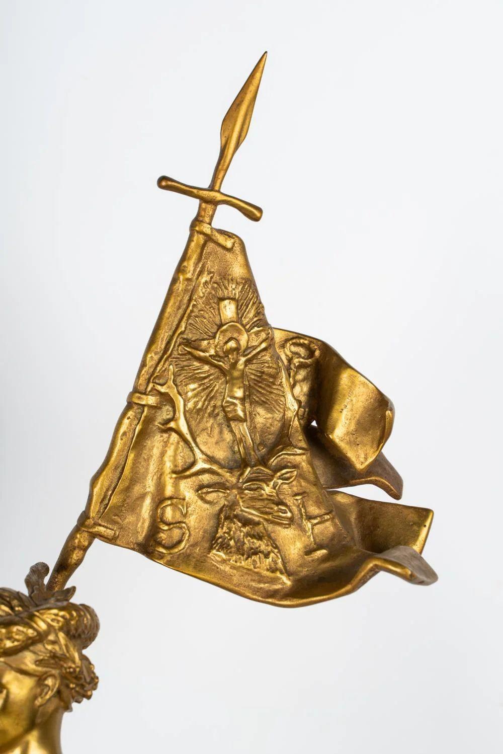 Francese Scultura in bronzo dorato e marmo del XIX secolo di Emmanuel Frémiet in vendita