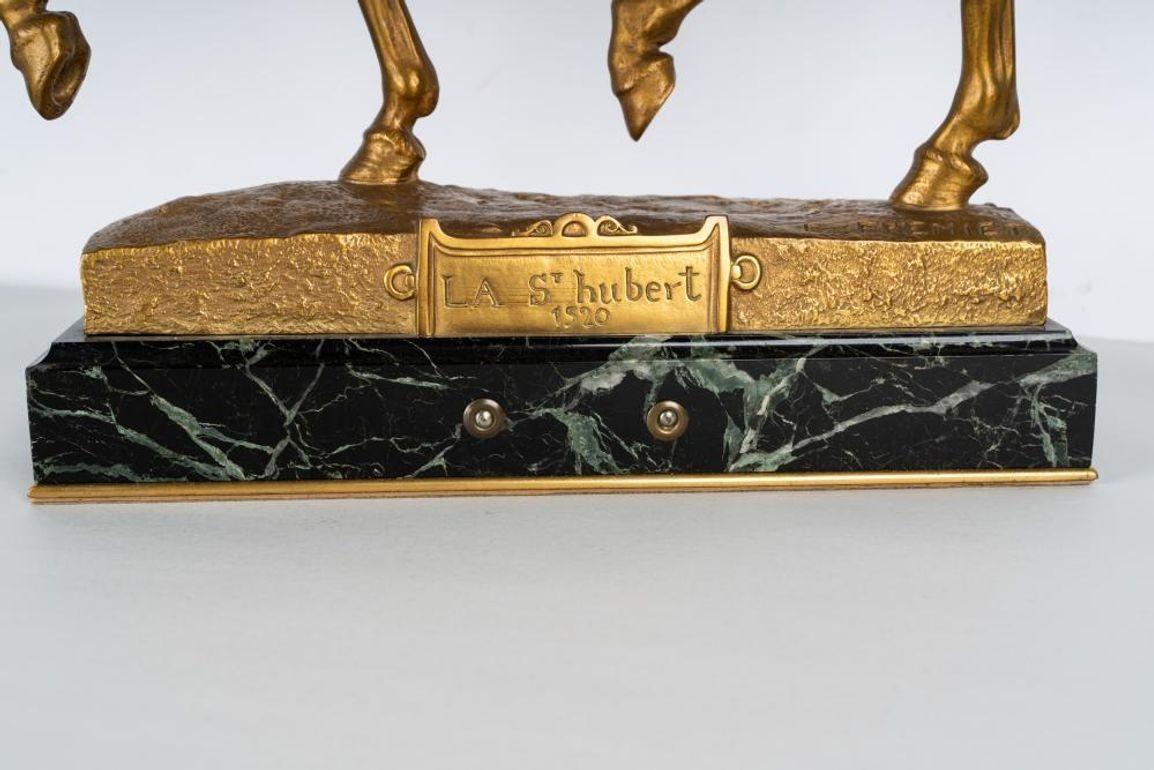 Scultura in bronzo dorato e marmo del XIX secolo di Emmanuel Frémiet in vendita 2