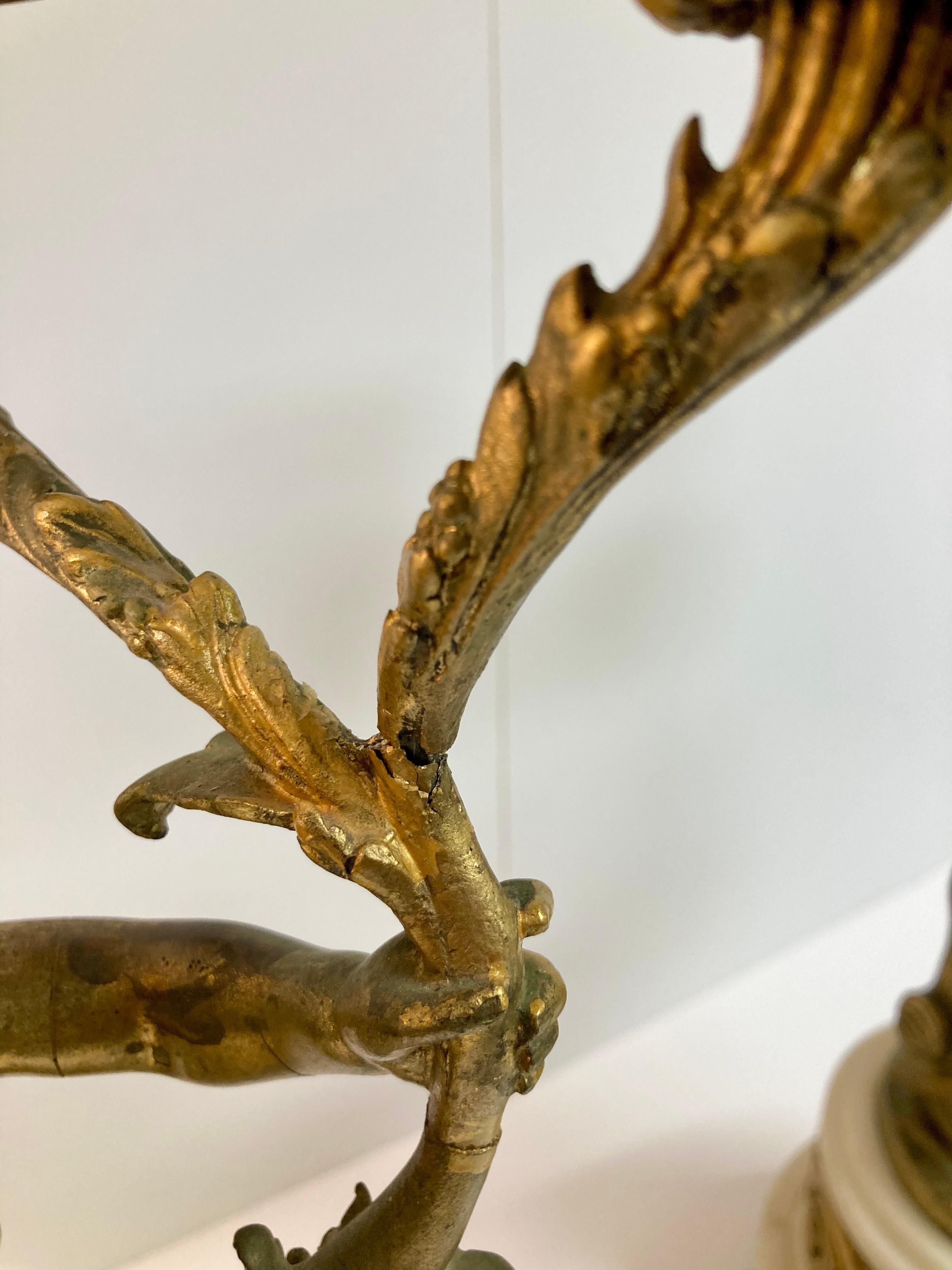 Candelabri a padella e putti in bronzo dorato del XIX secolo, una coppia in vendita 4