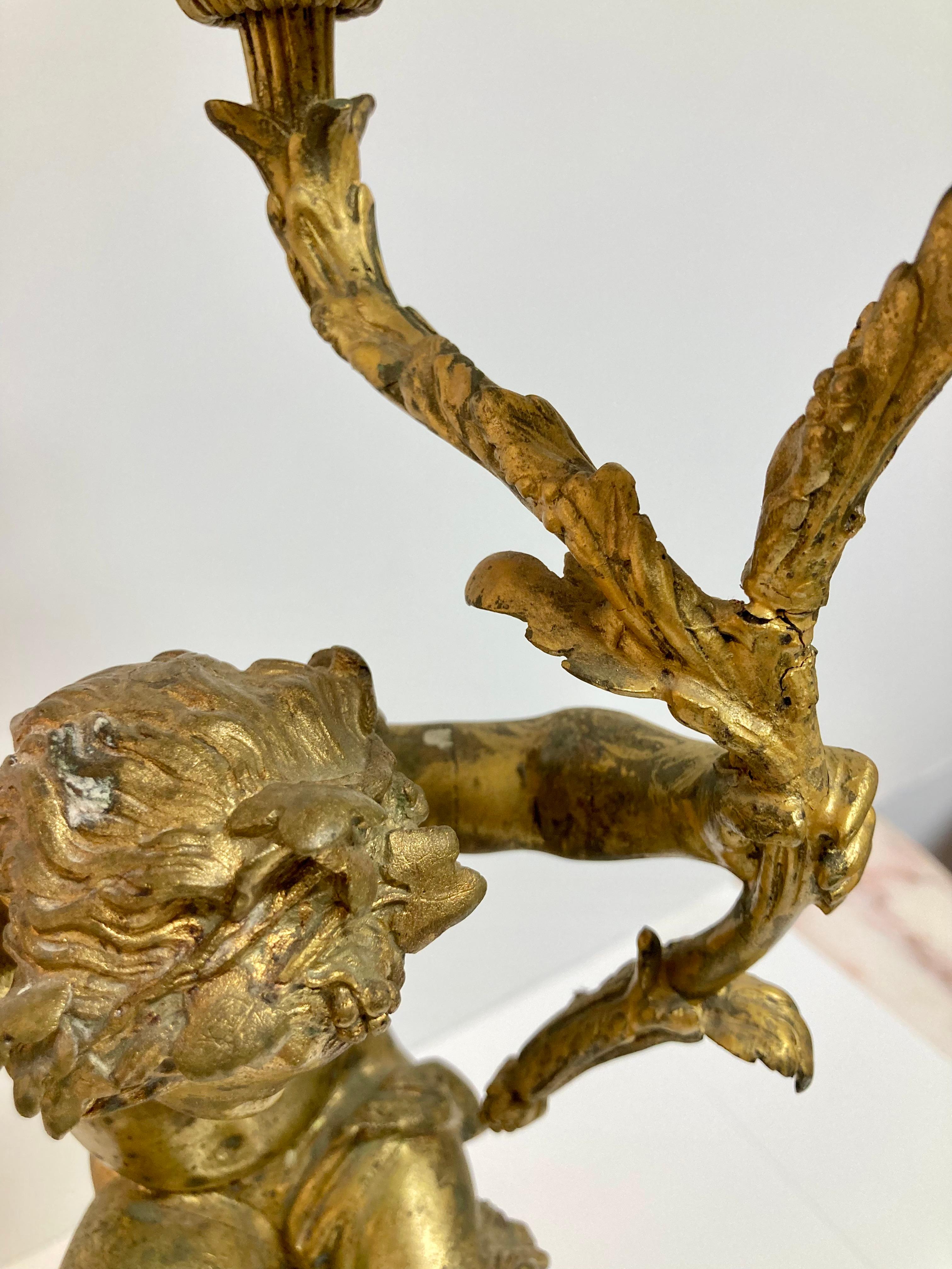 Candelabri a padella e putti in bronzo dorato del XIX secolo, una coppia in vendita 7