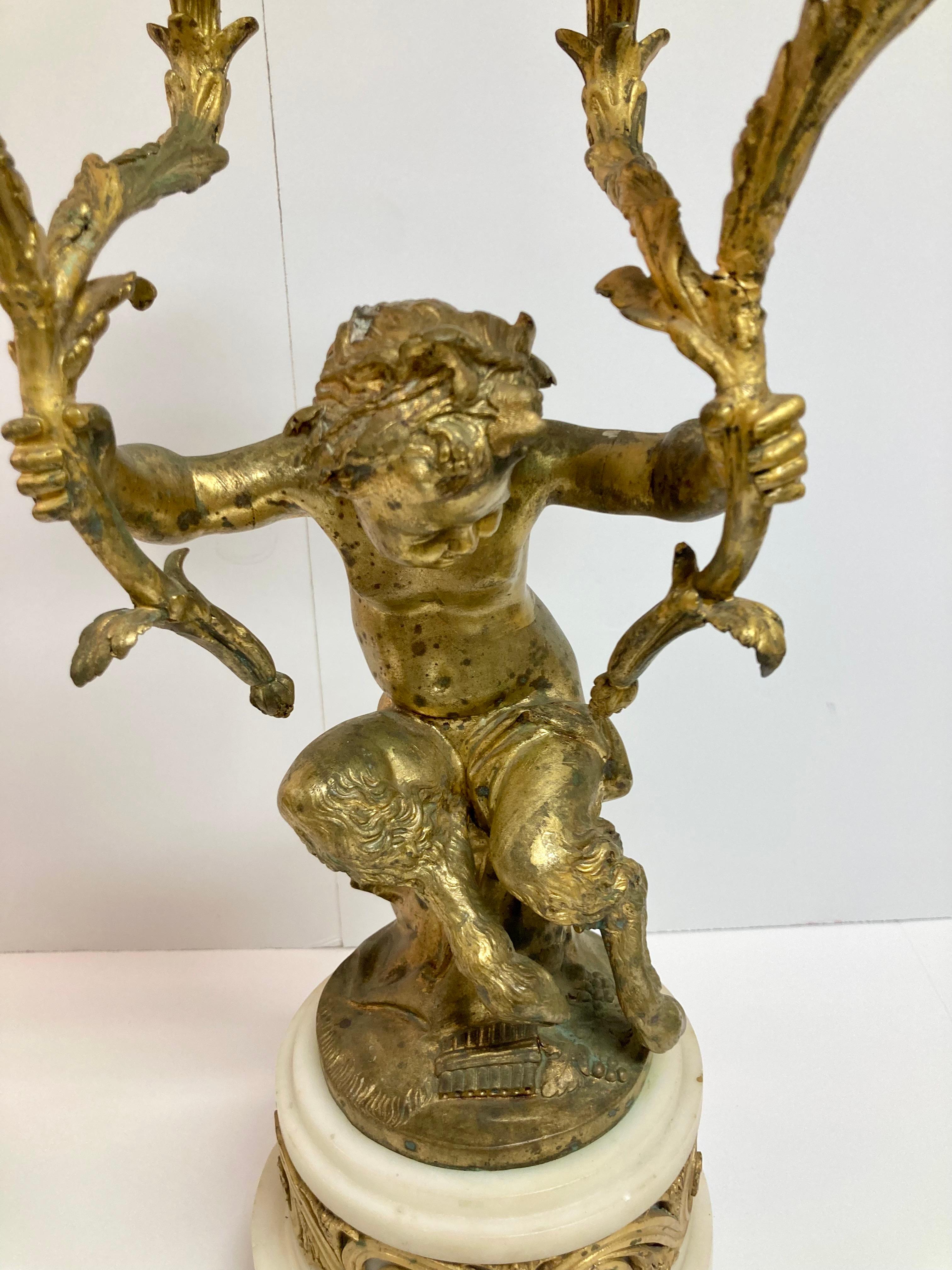 Candelabri a padella e putti in bronzo dorato del XIX secolo, una coppia in vendita 9