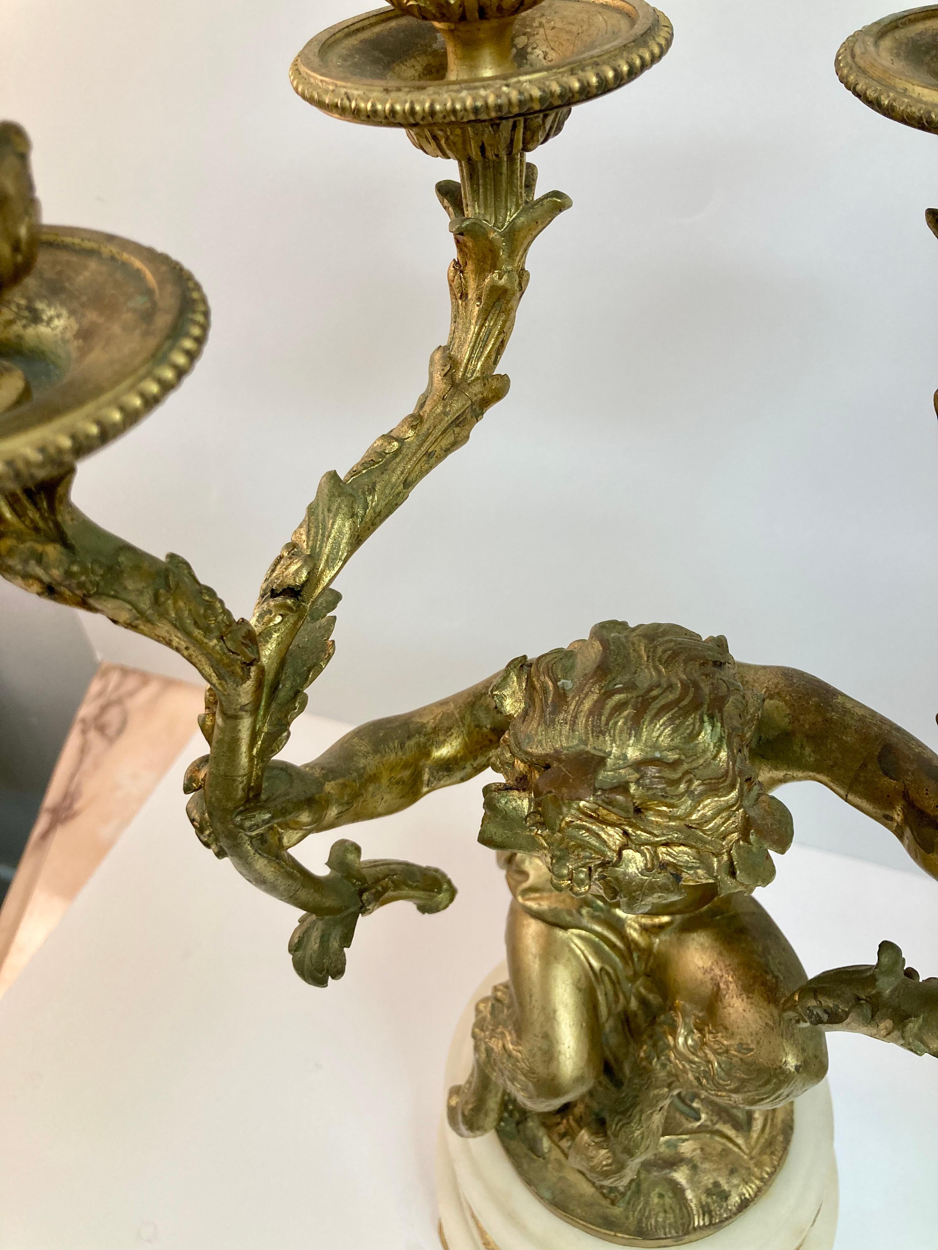 Candelabri a padella e putti in bronzo dorato del XIX secolo, una coppia in vendita 2