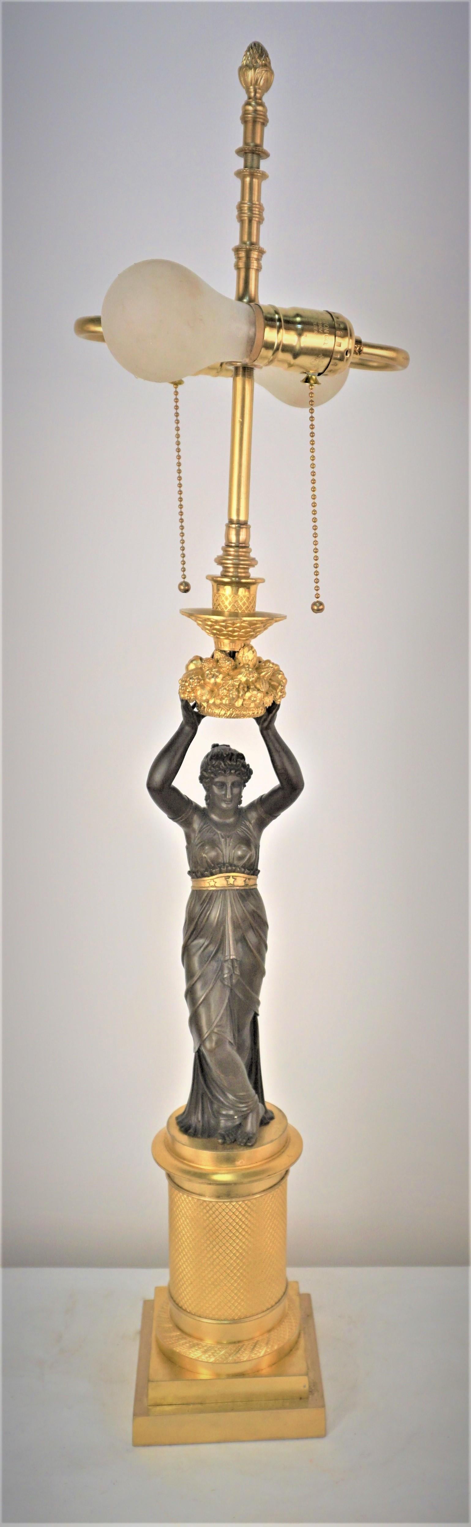 French 19th Century Gilt bronze Table/Desk Lamp For Sale 4