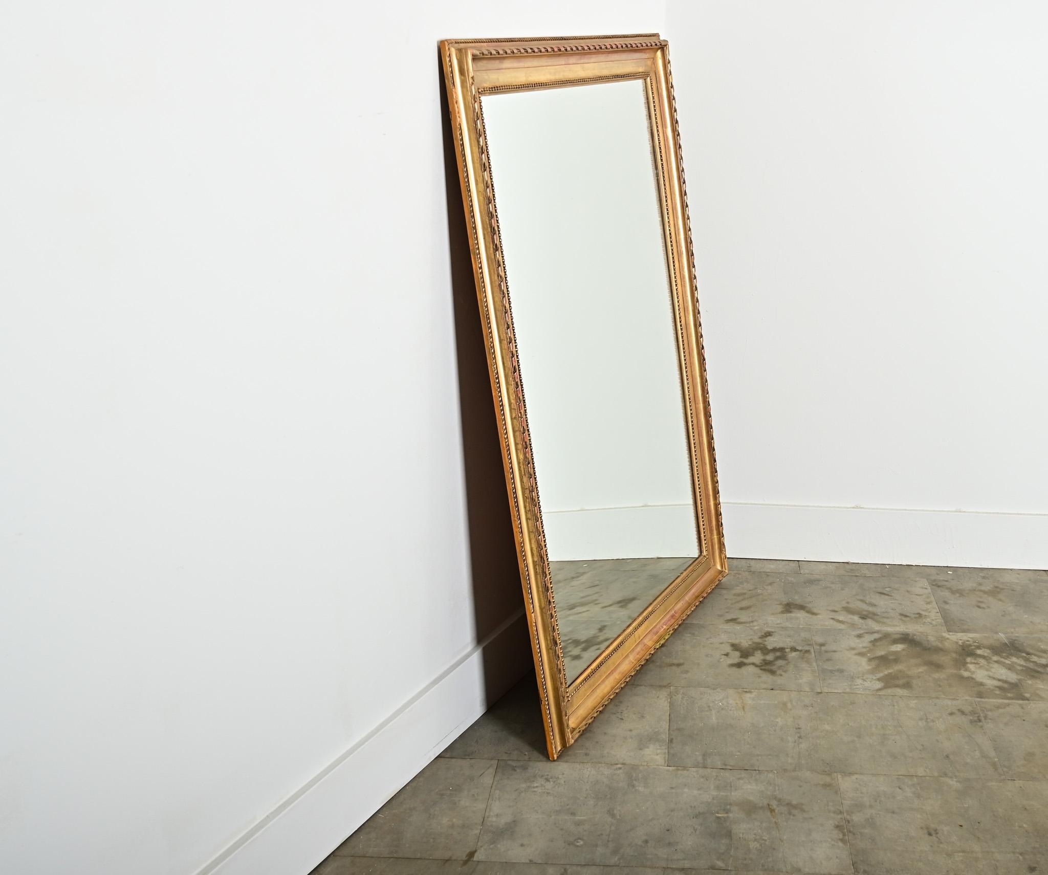 Miroir doré et peint français du 19e siècle en vente 2