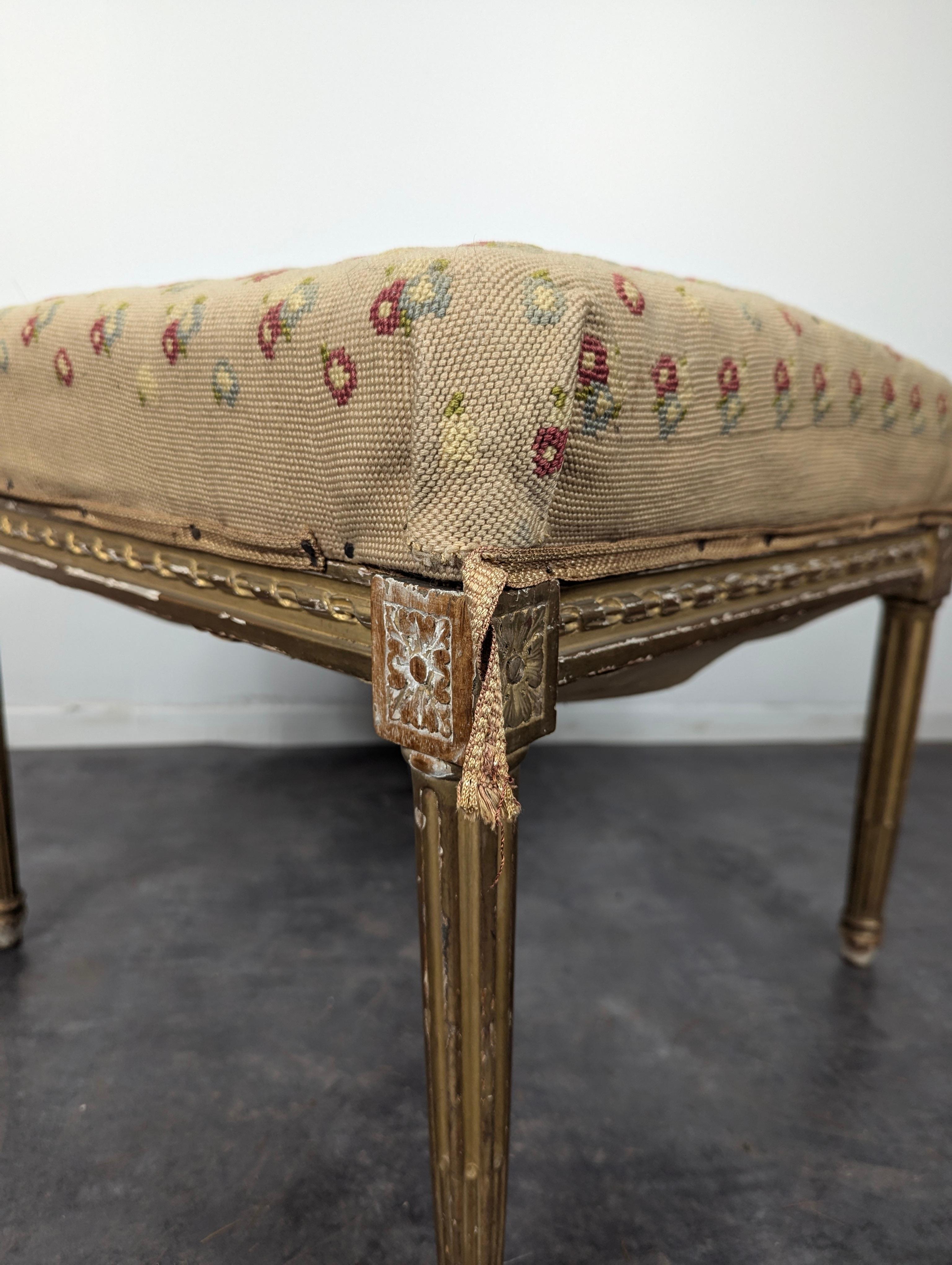 Fin du XIXe siècle Tabouret Louis XVI du 19ème siècle
