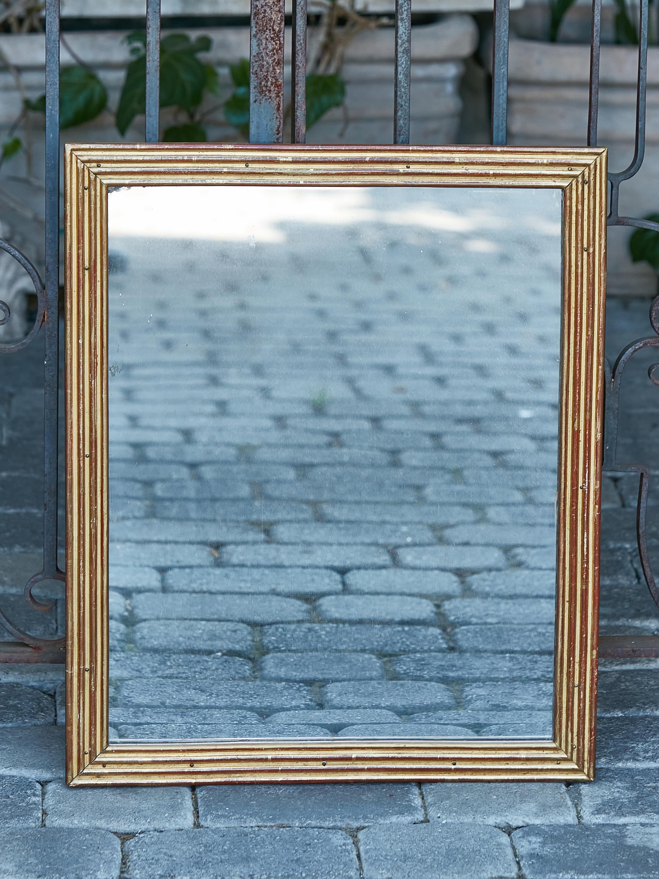 French 19th Century Giltwood Mirror with Linear Frame and Reeded Accents For Sale 9