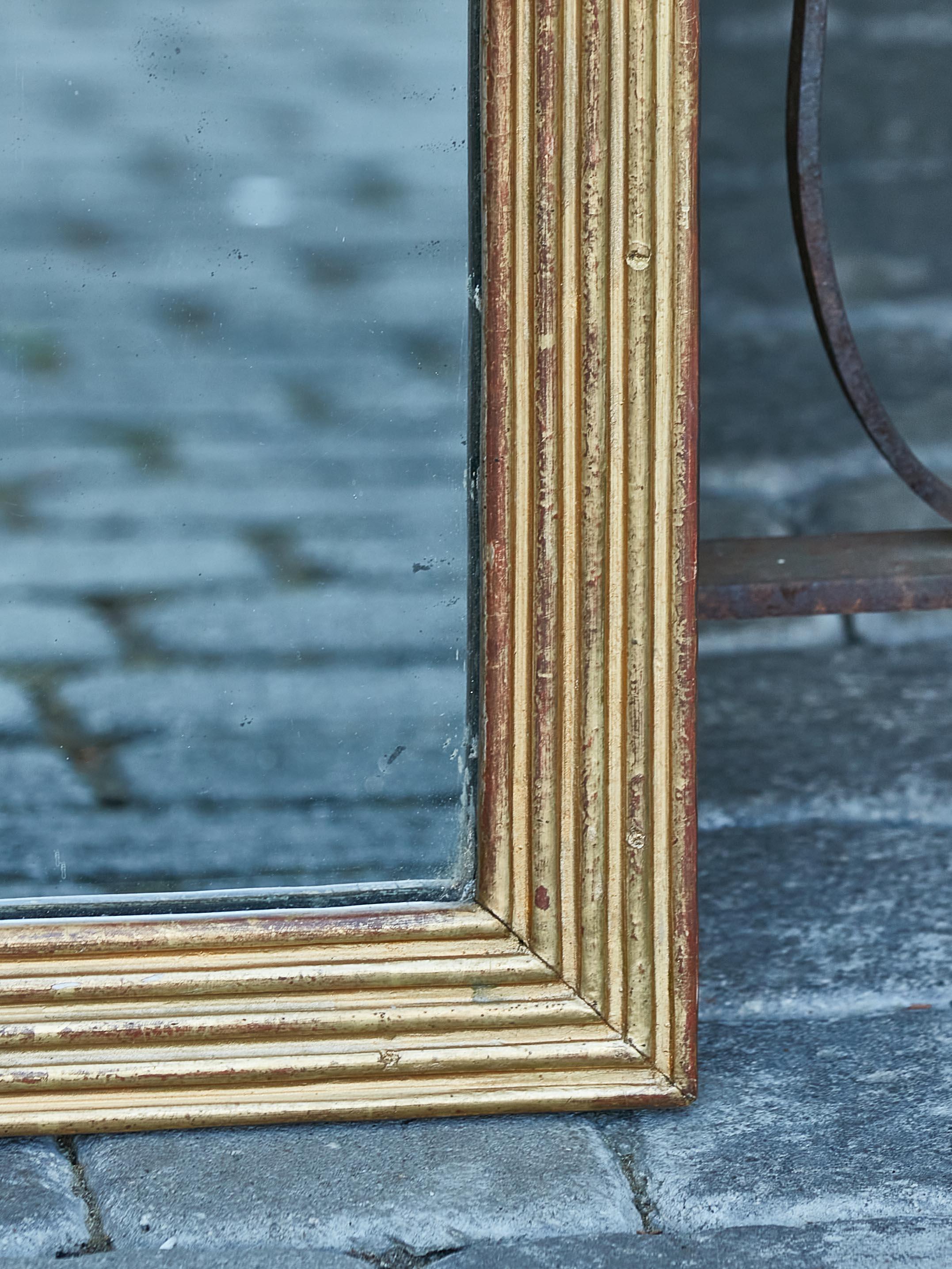French 19th Century Giltwood Rectangular Mirror with Carved Reeded Accents For Sale 2