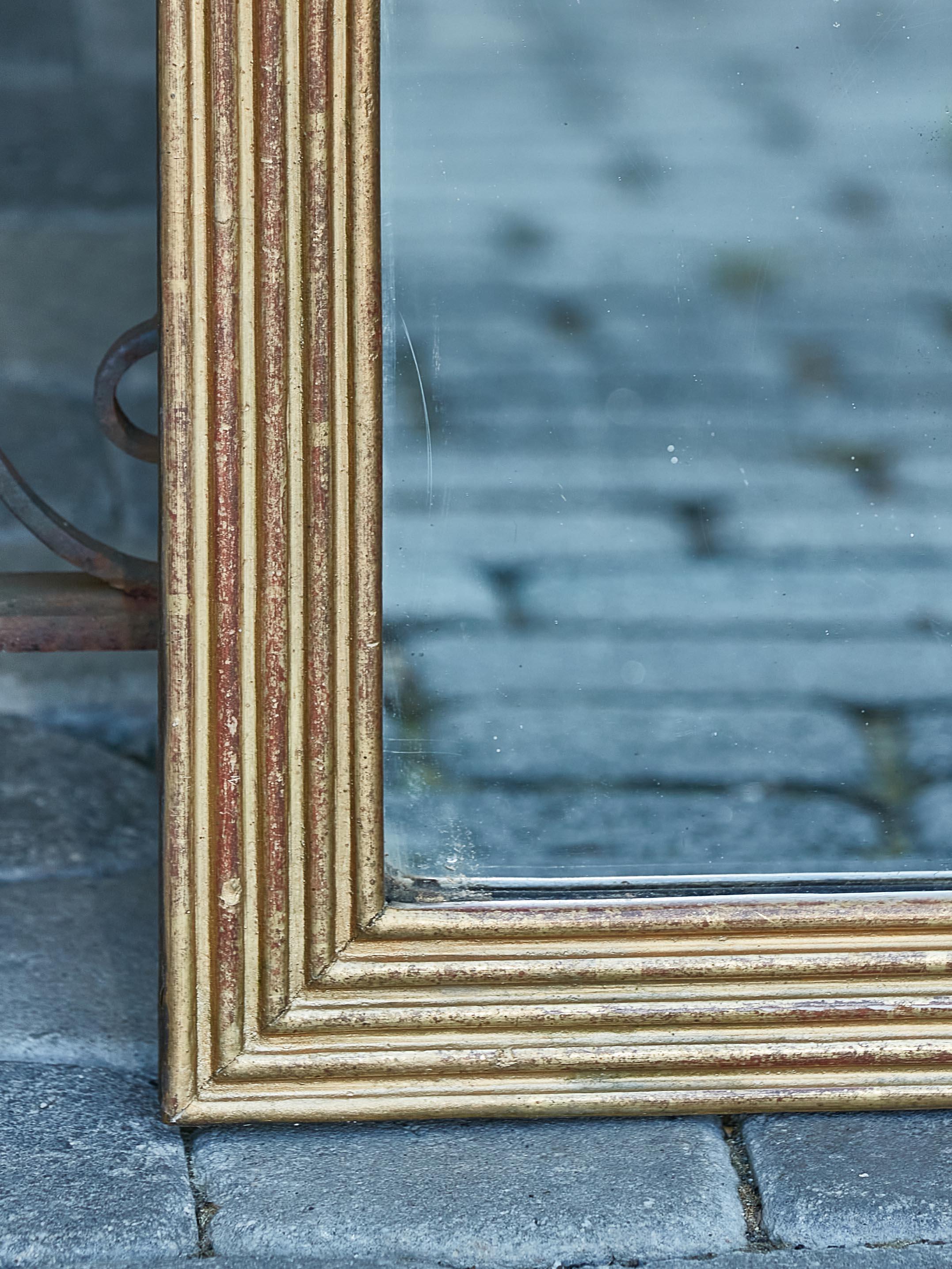 French 19th Century Giltwood Rectangular Mirror with Carved Reeded Accents For Sale 3