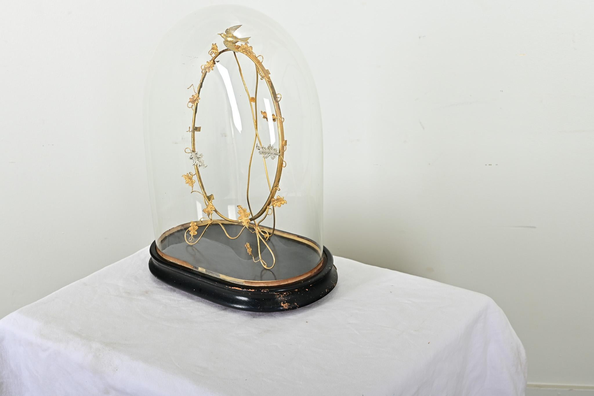 Hand-Carved French 19th Century Glass Dome with Brass Decoration For Sale