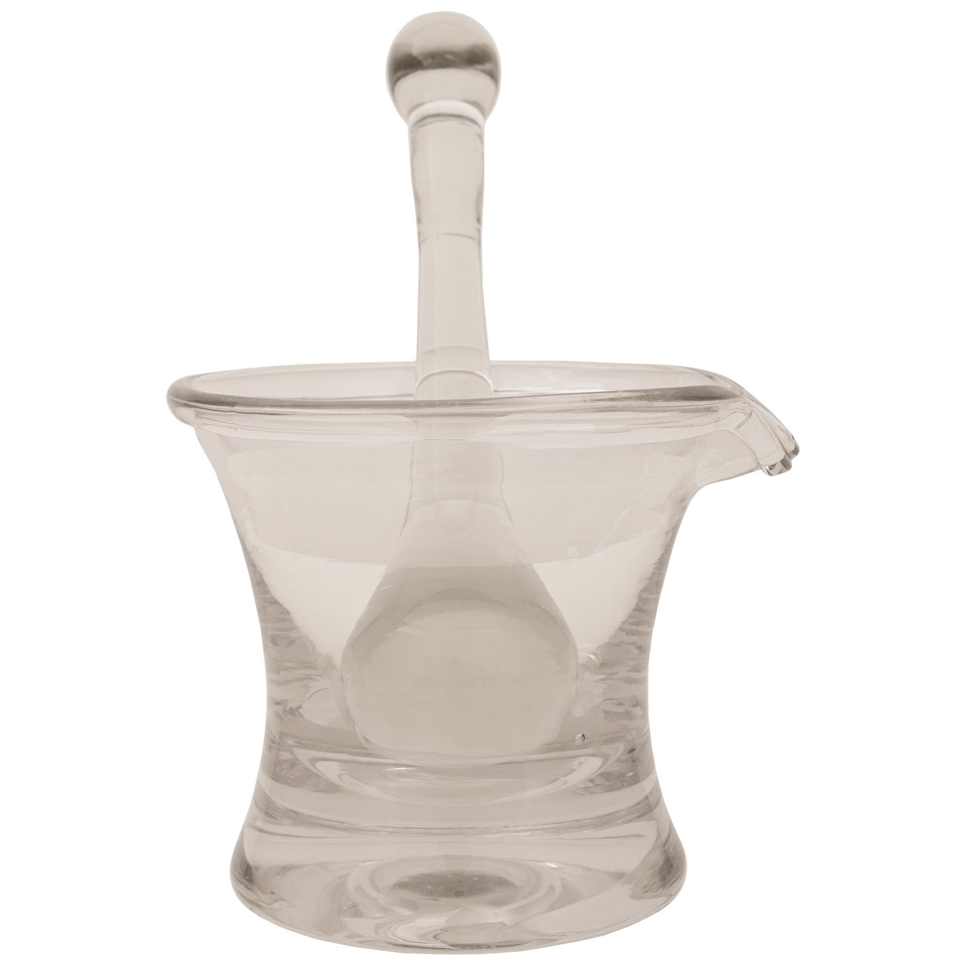 Français Mortier et pilon en verre français du 19e siècle en vente