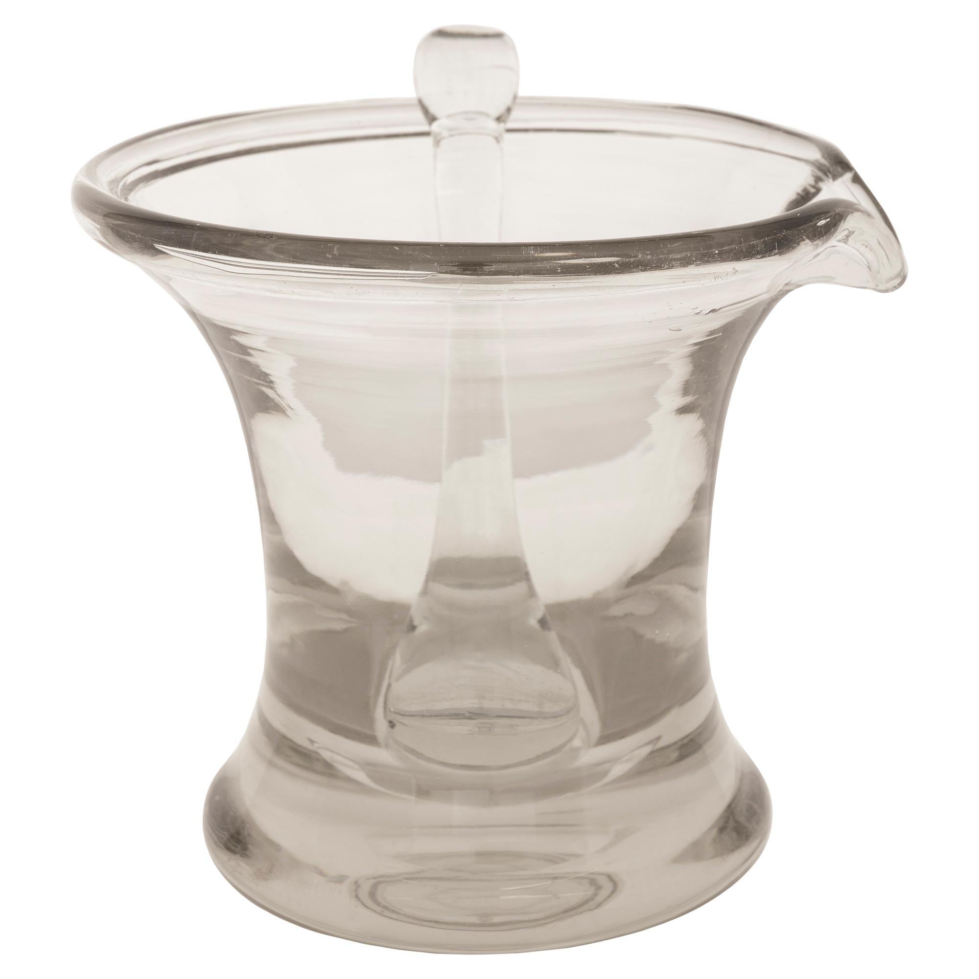Français Mortier et pilon en verre français du 19e siècle en vente
