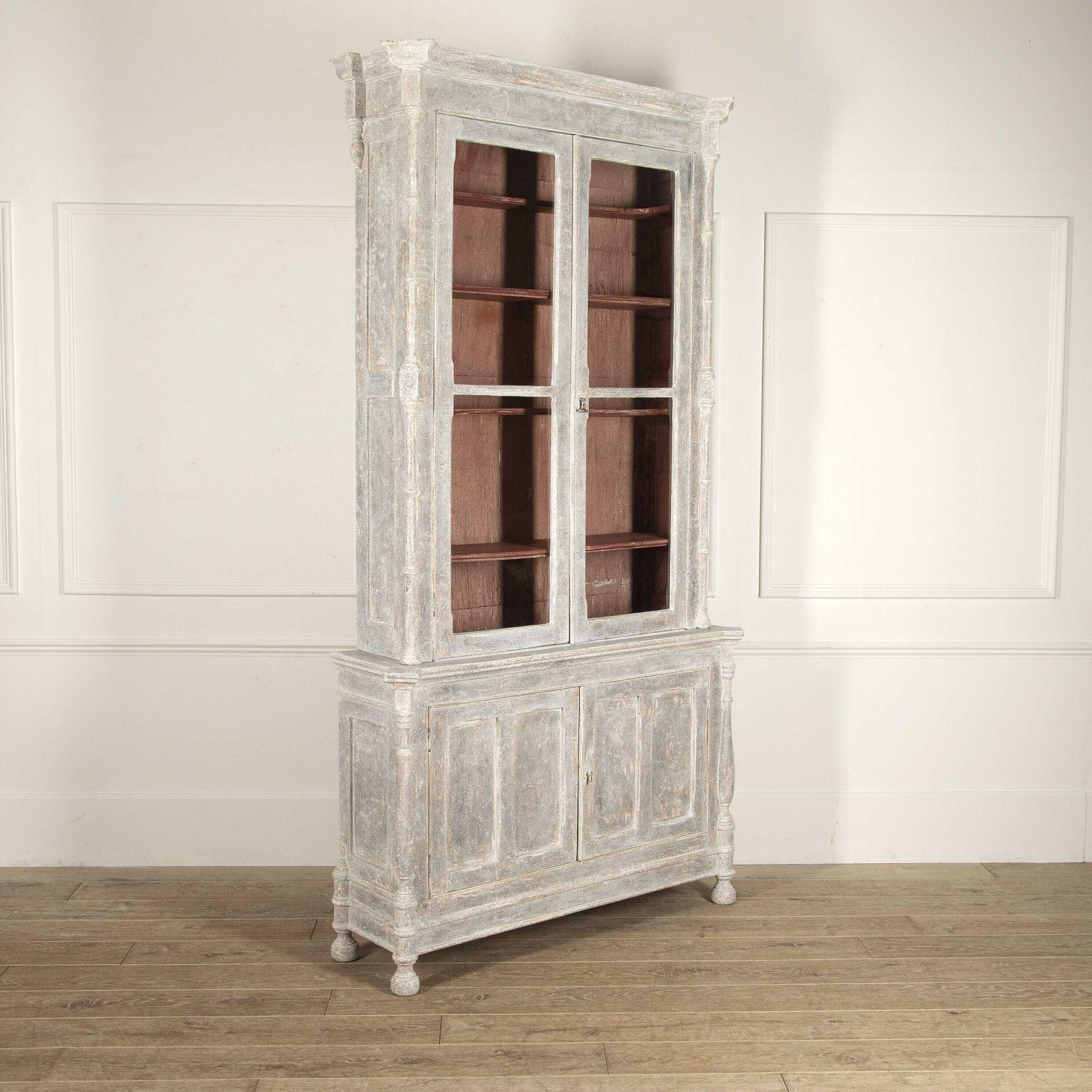 French 19th Century Glazed Bookcase In Good Condition For Sale In Gloucestershire, GB