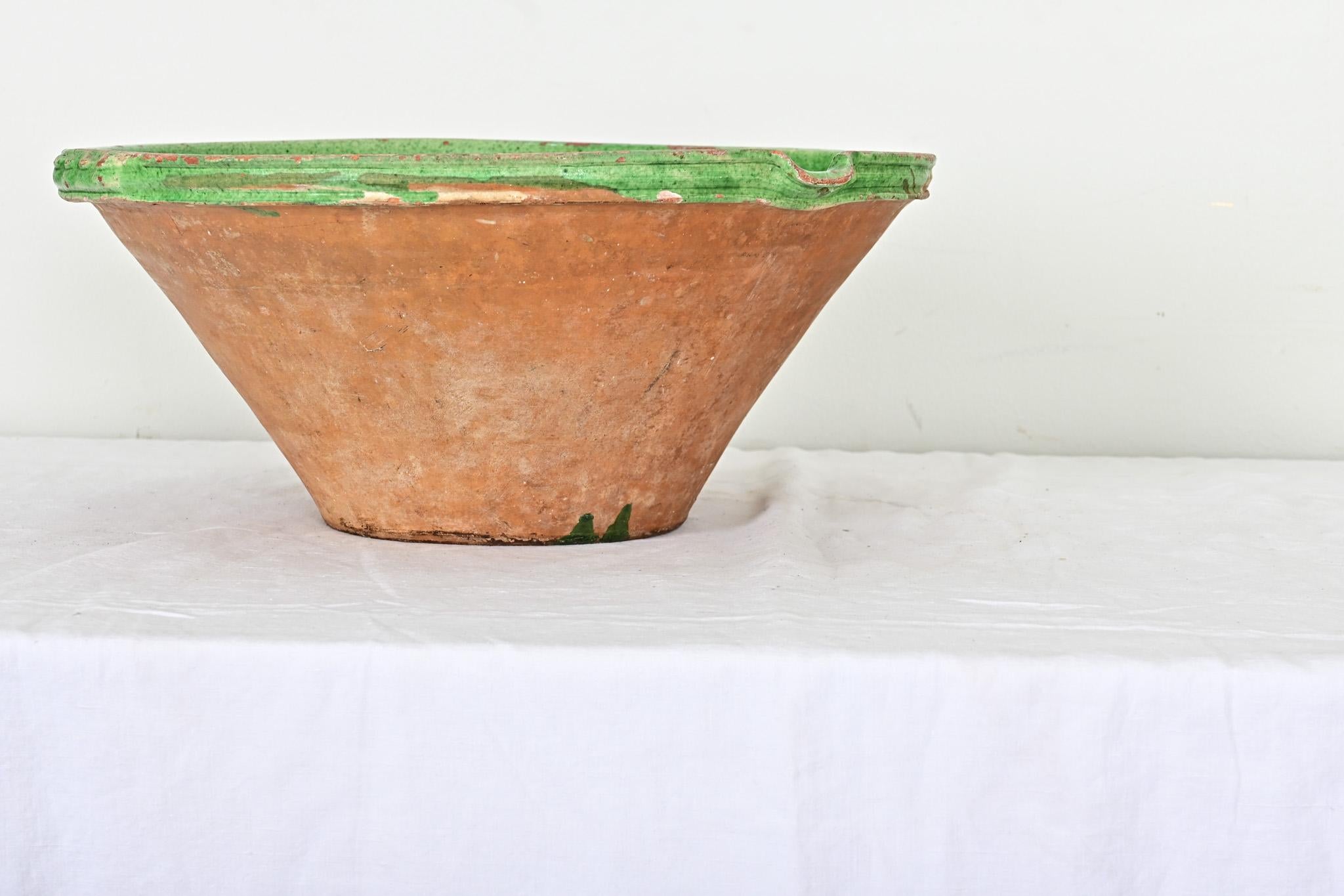 French 19th Century Glazed Cream Bowl In Good Condition For Sale In Baton Rouge, LA