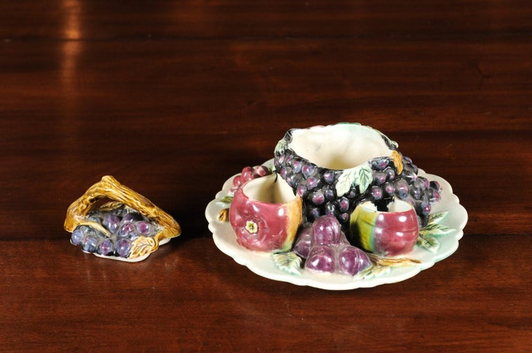 French 19th Century Glazed Majolica Lidded Fruit Dish with Grapes In Good Condition For Sale In Atlanta, GA