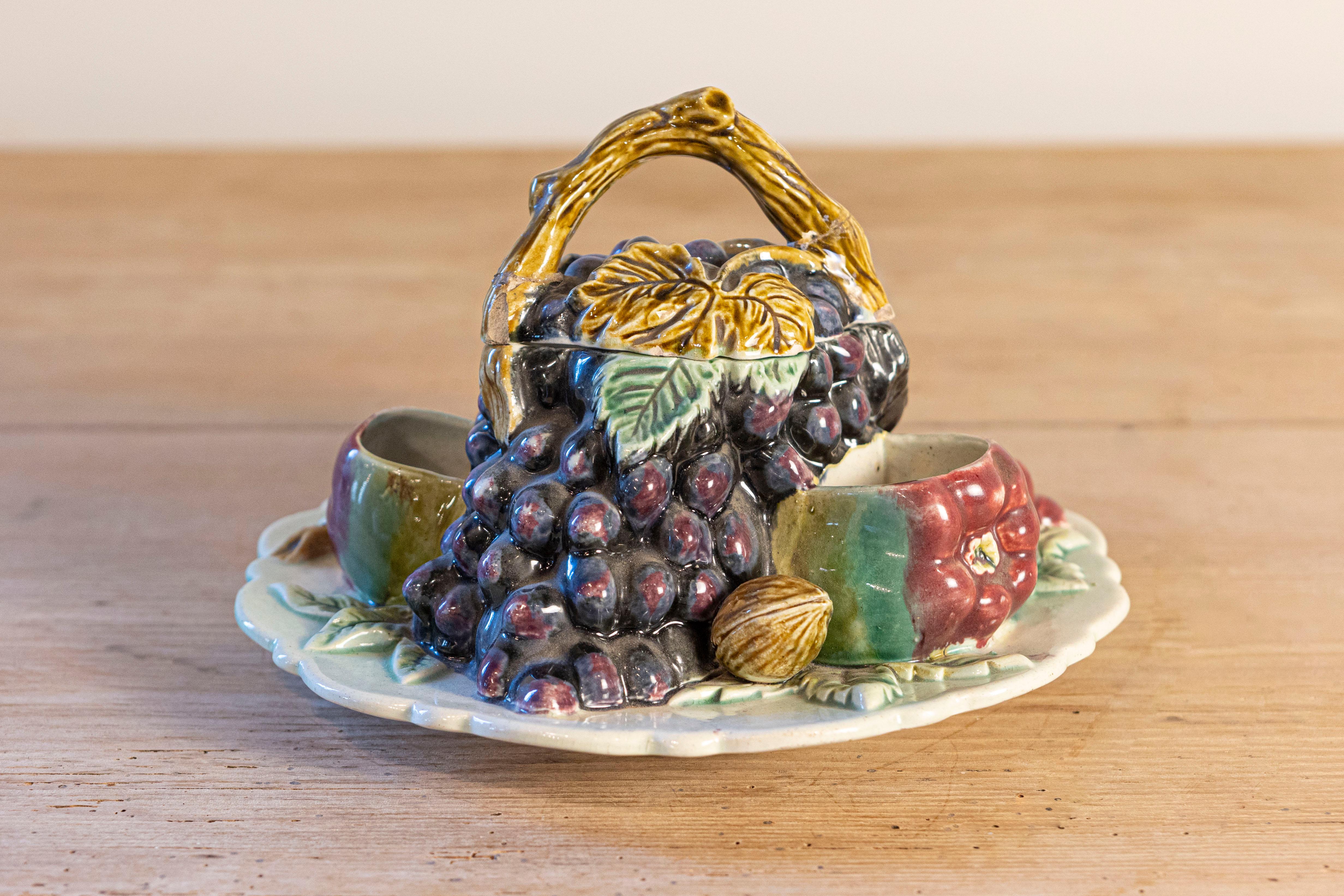 French 19th Century Glazed Majolica Lidded Fruit Dish with Grapes In Good Condition For Sale In Atlanta, GA