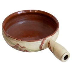 Piatto da portata in ceramica smaltata francese del XIX secolo con smalti in terracotta e oro