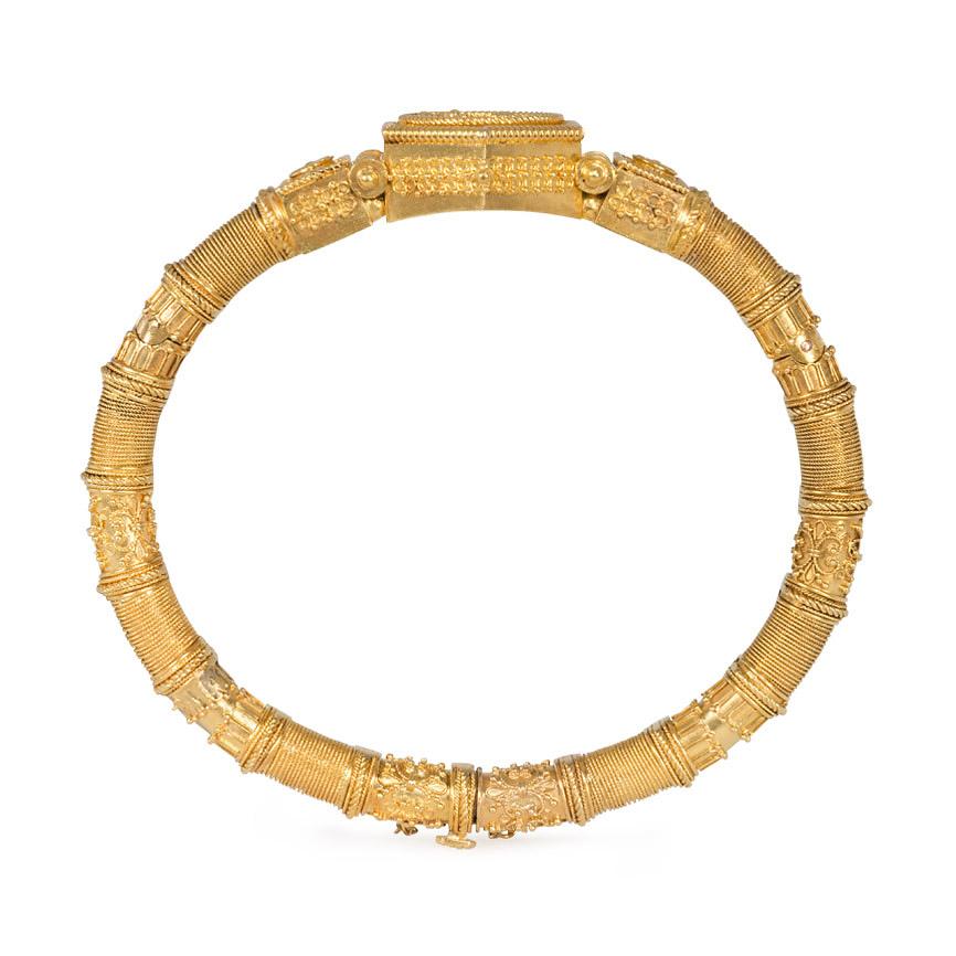 19th Century Gold Etruscan Revival Hinged Bangle Bracelet, France In Good Condition In New York, NY