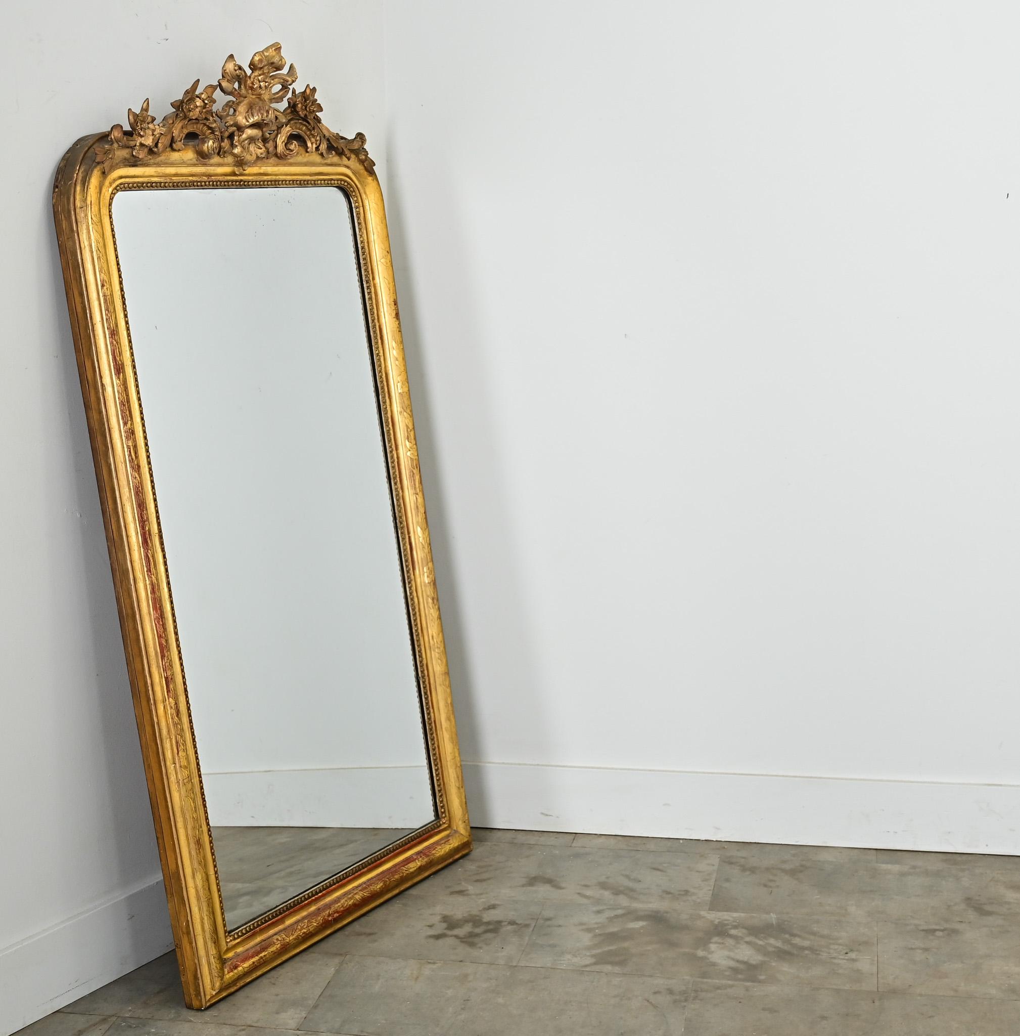Miroir Louis Philippe français du 19ème siècle doré à l'or en vente 3