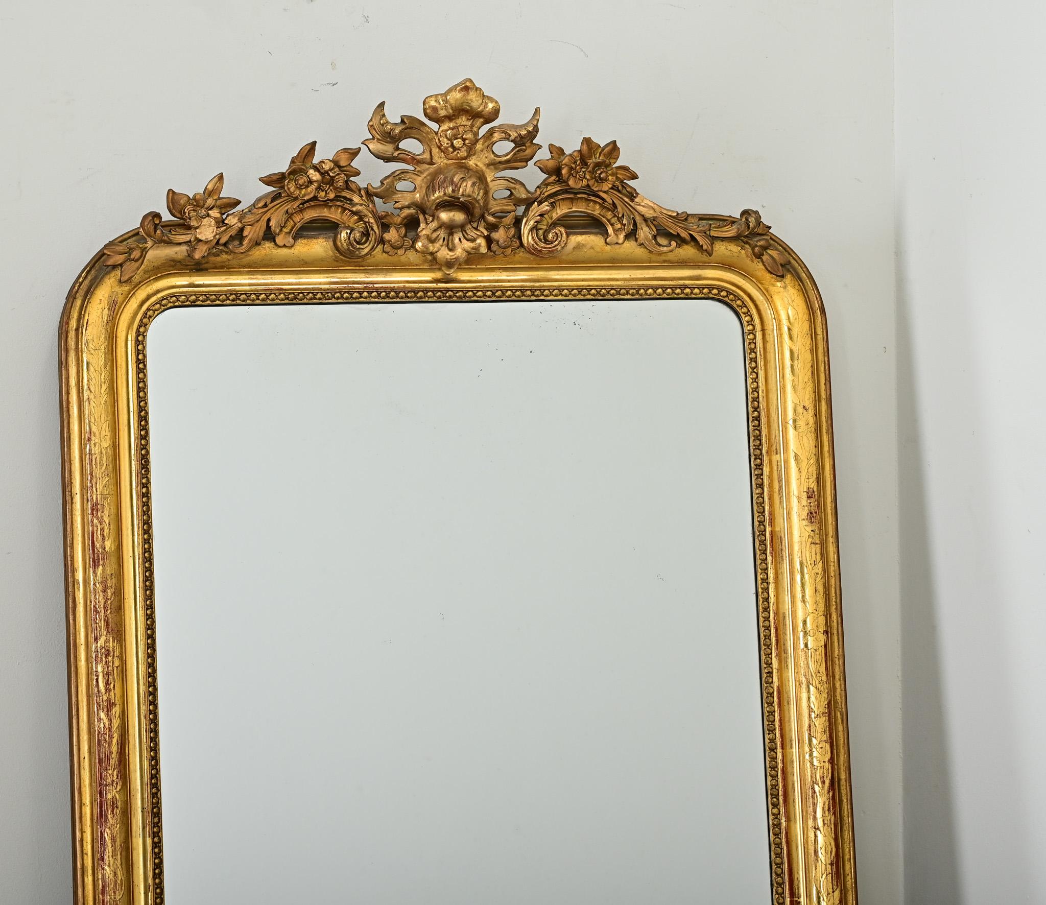Français Miroir Louis Philippe français du 19ème siècle doré à l'or en vente